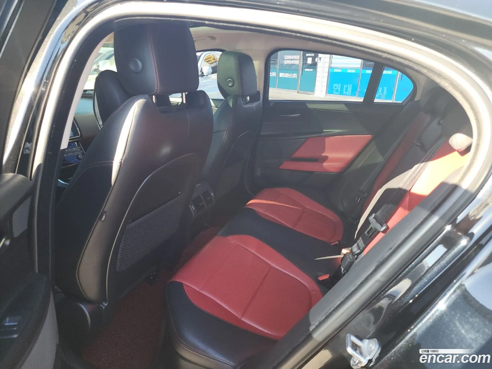 Jaguar XE 2017 — 15