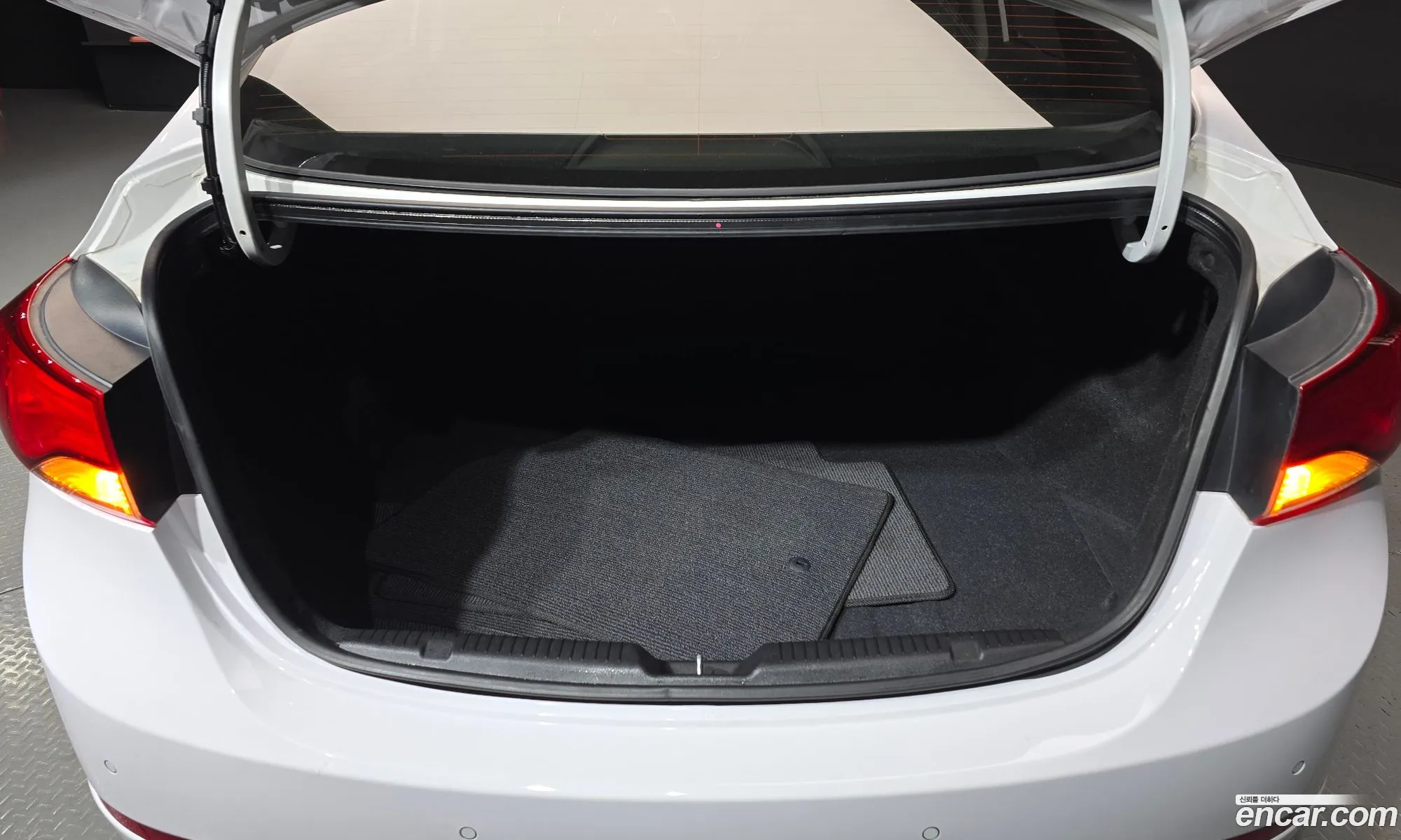 Hyundai Elantra 2014 — 11
