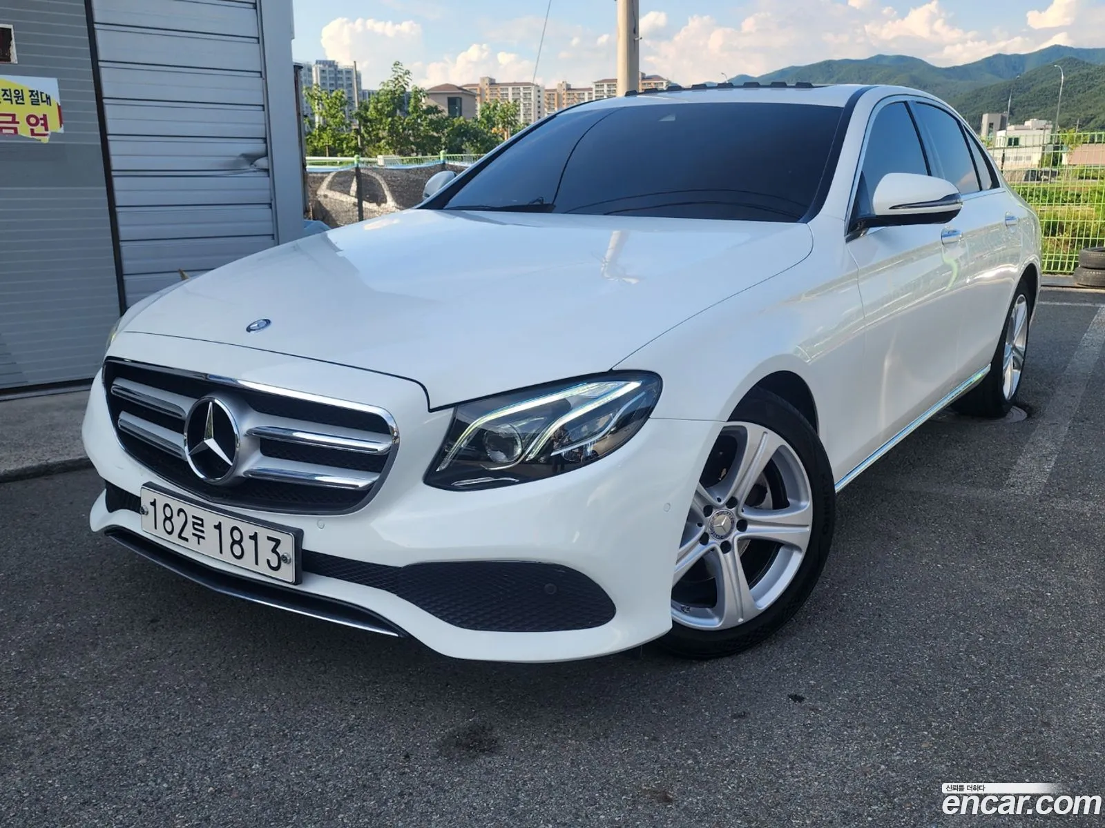Mercedes-Benz E-Class W212 2016 — 17