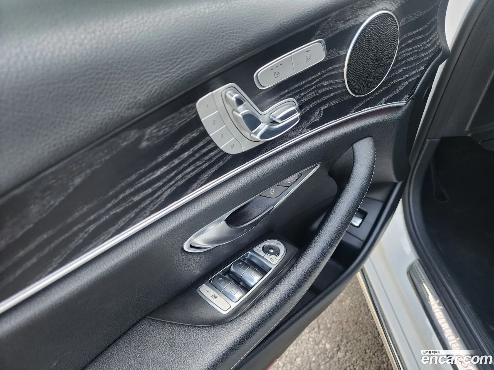Mercedes-Benz E-Class W212 2016 — 11