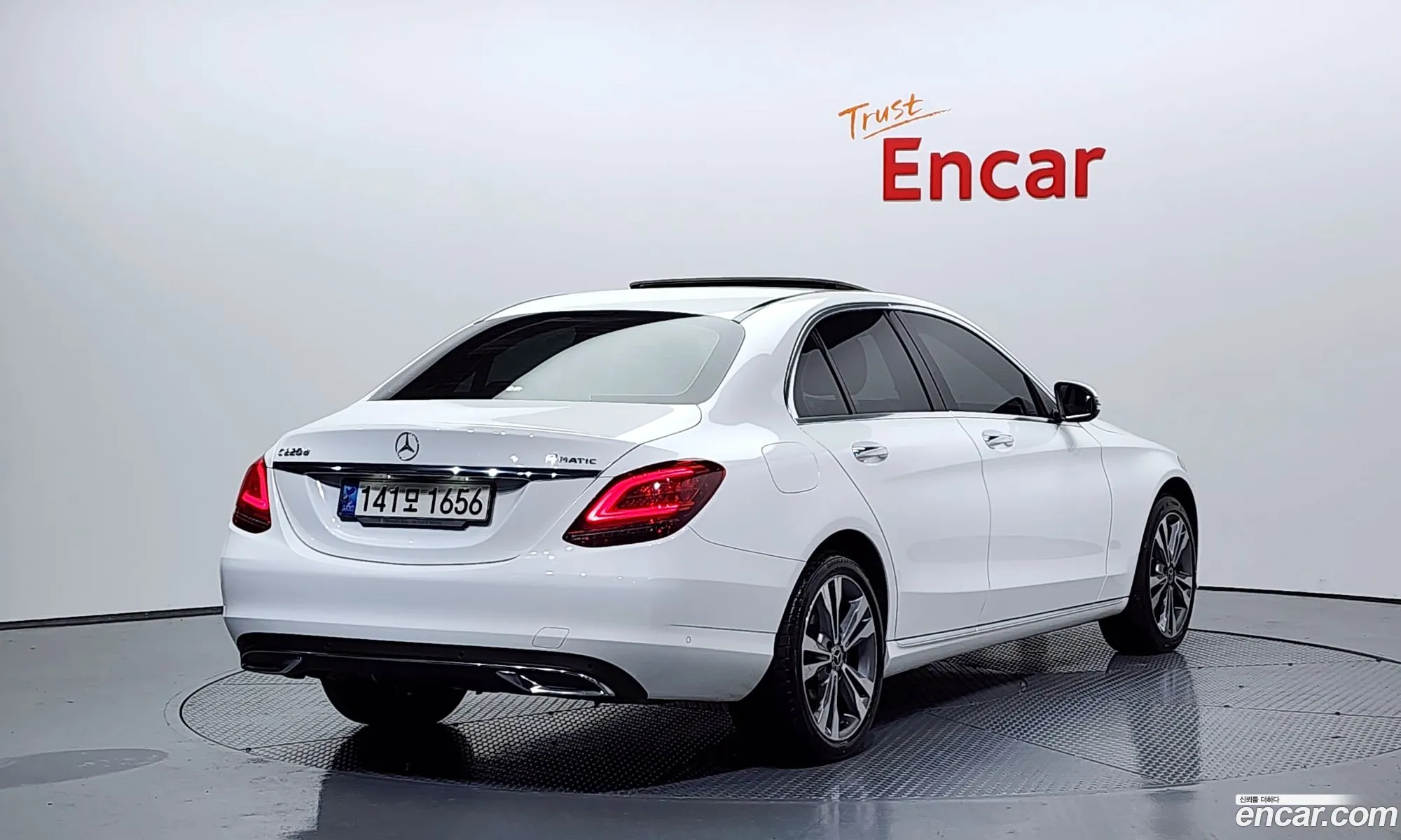 Mercedes-Benz C-Class W205 2020 — 19