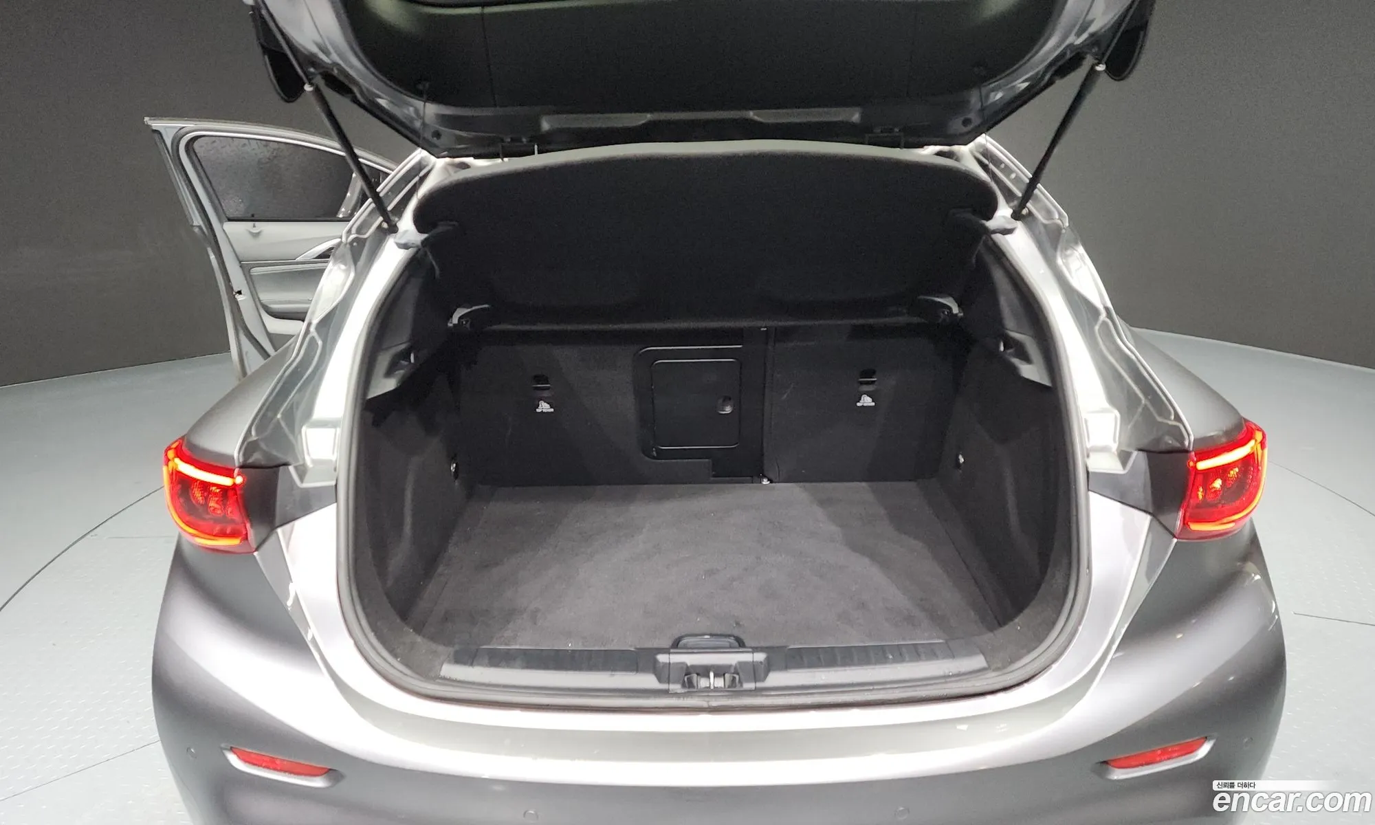 Infiniti Q30 2018 SJKCH53E4JA061189 — 11