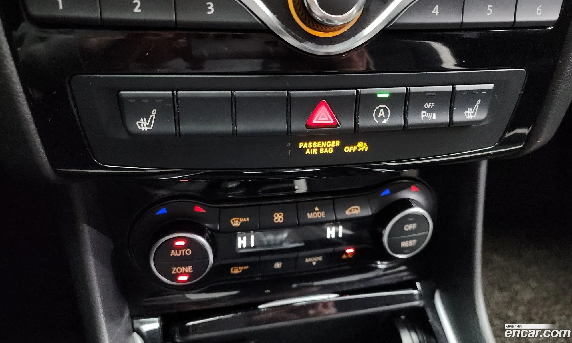 Infiniti Q30 2018 SJKCH53E4JA061189 — 17