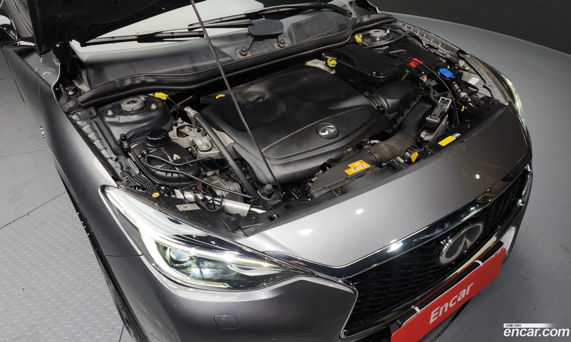 Infiniti Q30 2018 SJKCH53E4JA061189 — 10
