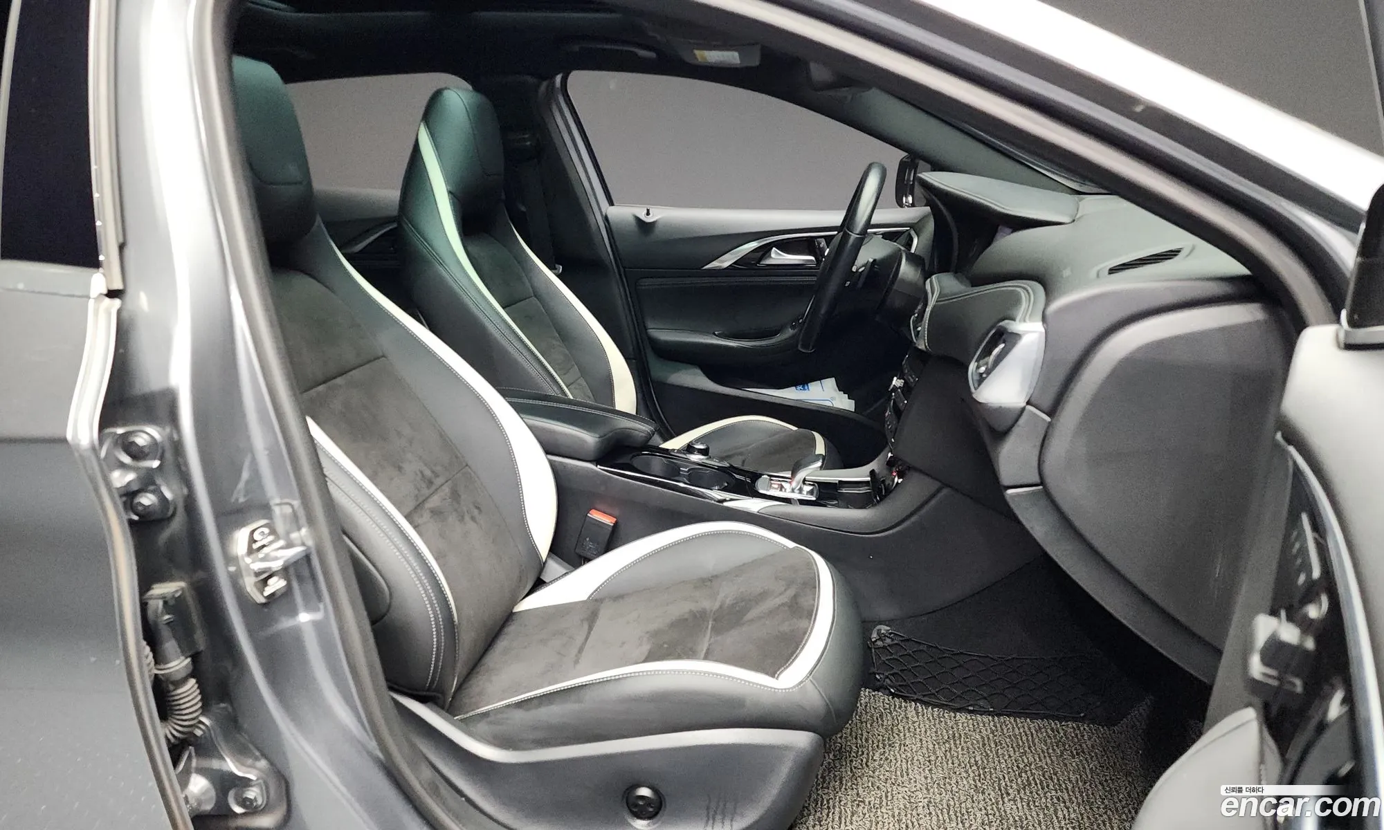 Infiniti Q30 2018 SJKCH53E4JA061189 — 2