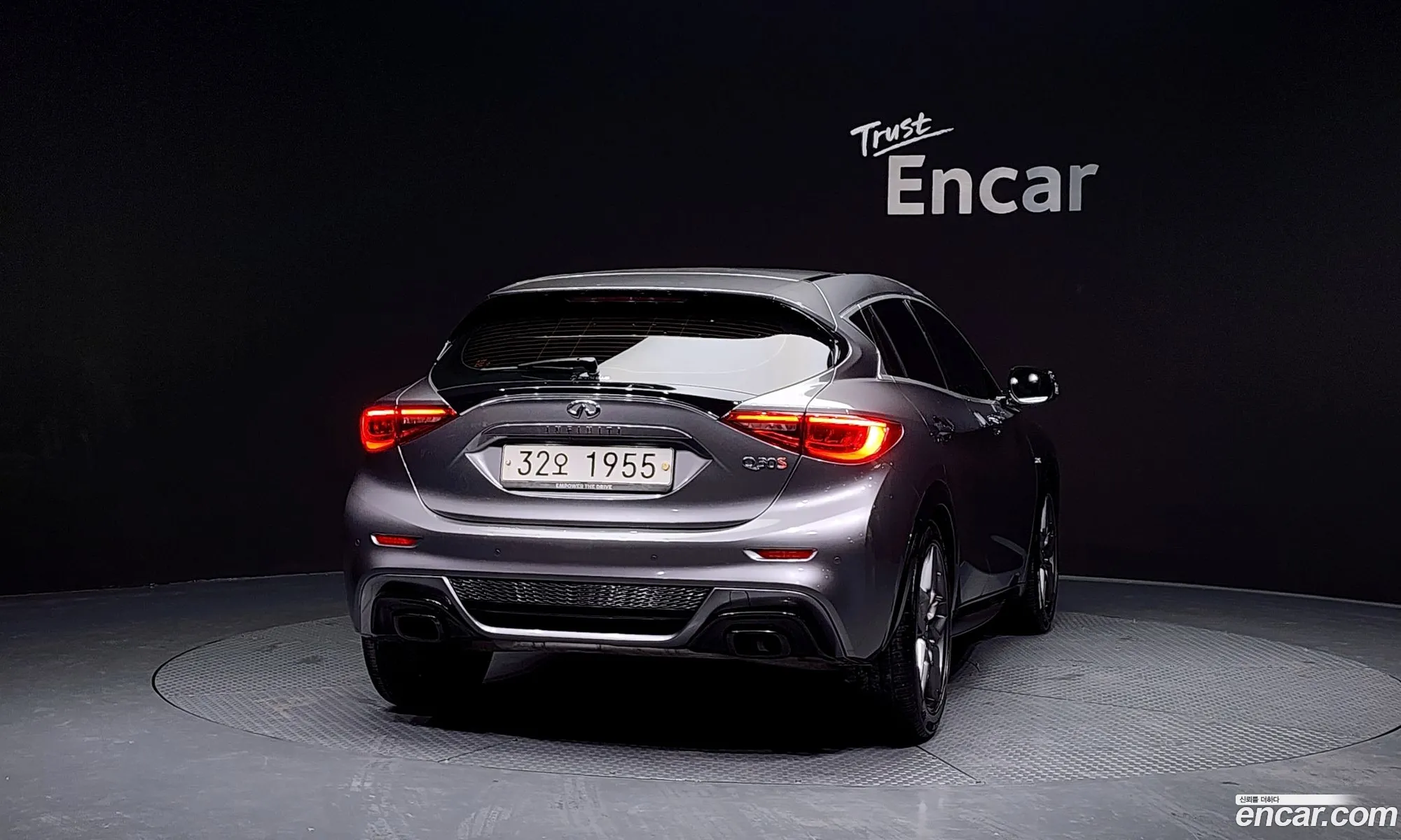 Infiniti Q30 2018 SJKCH53E4JA061189 — 15