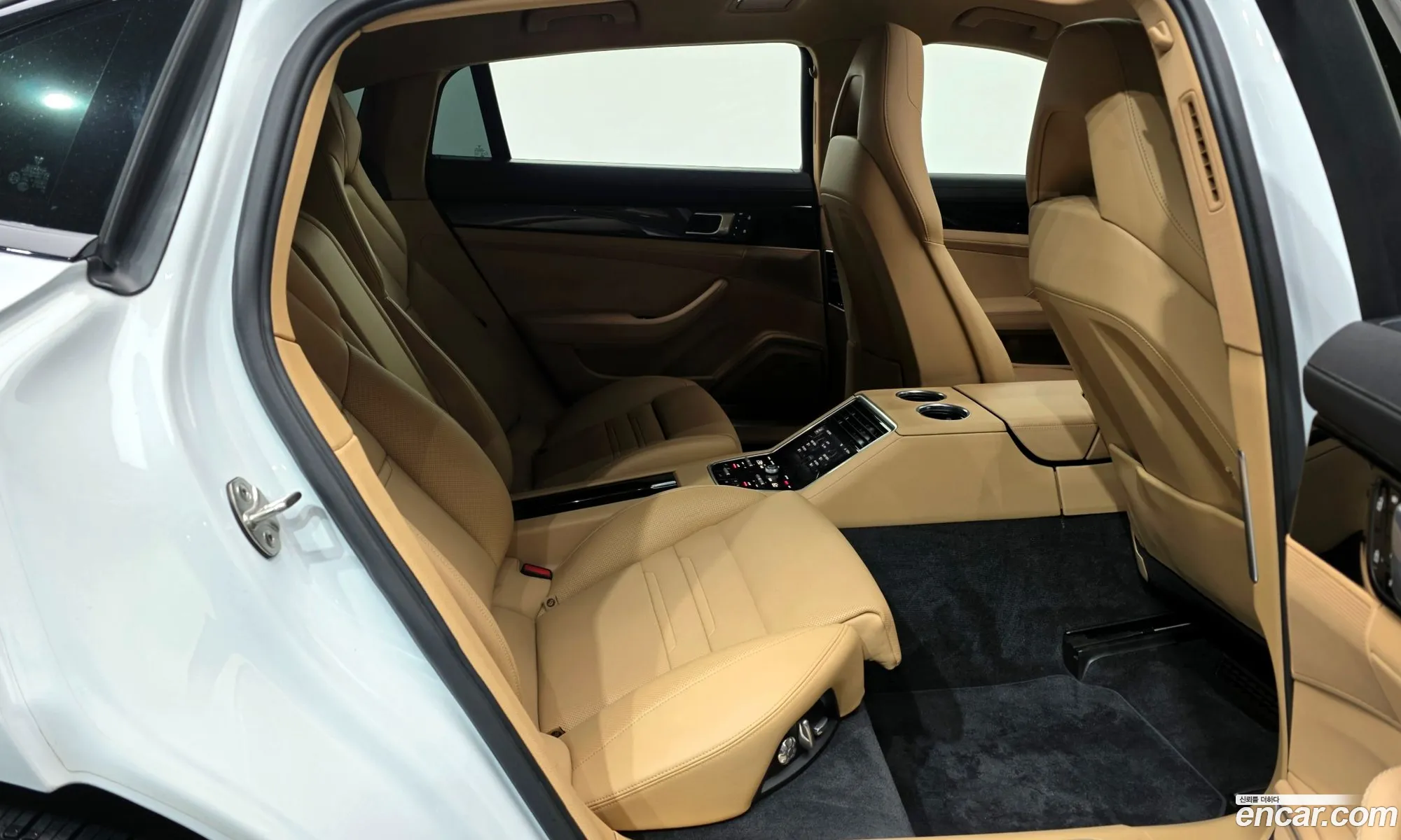 Porsche Panamera 2021 — 4