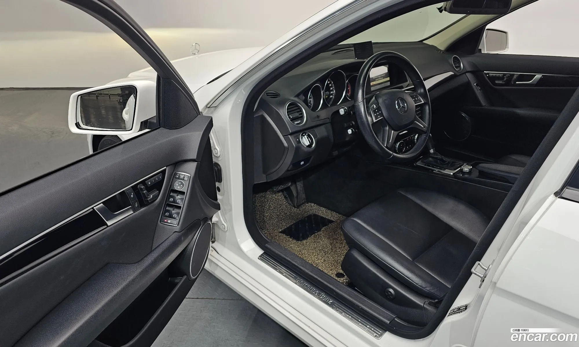 Mercedes-Benz C-Class W204 2014 WDDGF0CB7EA916546 — 3