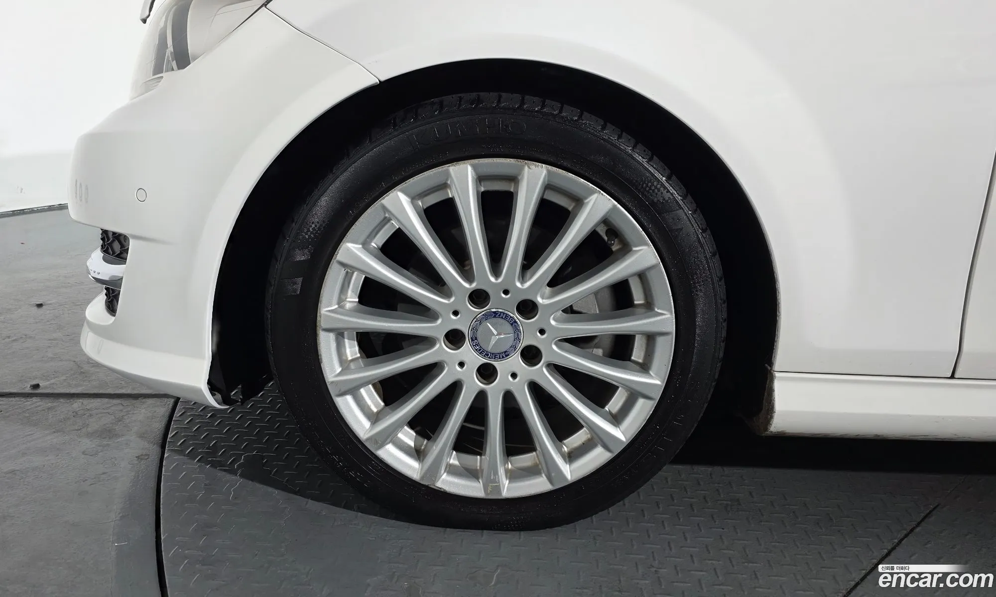 Mercedes-Benz C-Class W204 2014 WDDGF0CB7EA916546 — 7