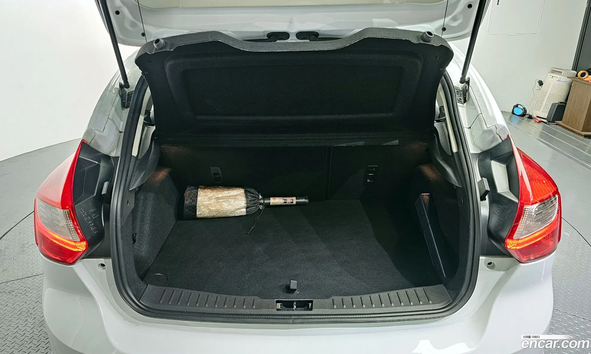 Ford Focus 2015 WF0KXXGCBFEM37931 — 4