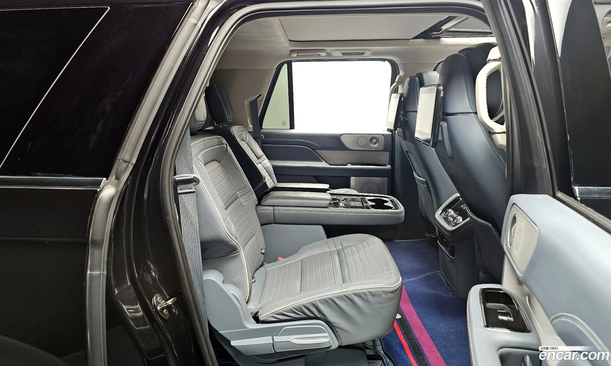 Lincoln Navigator 2019 5LMJJ3TT9KEL09506 — 19