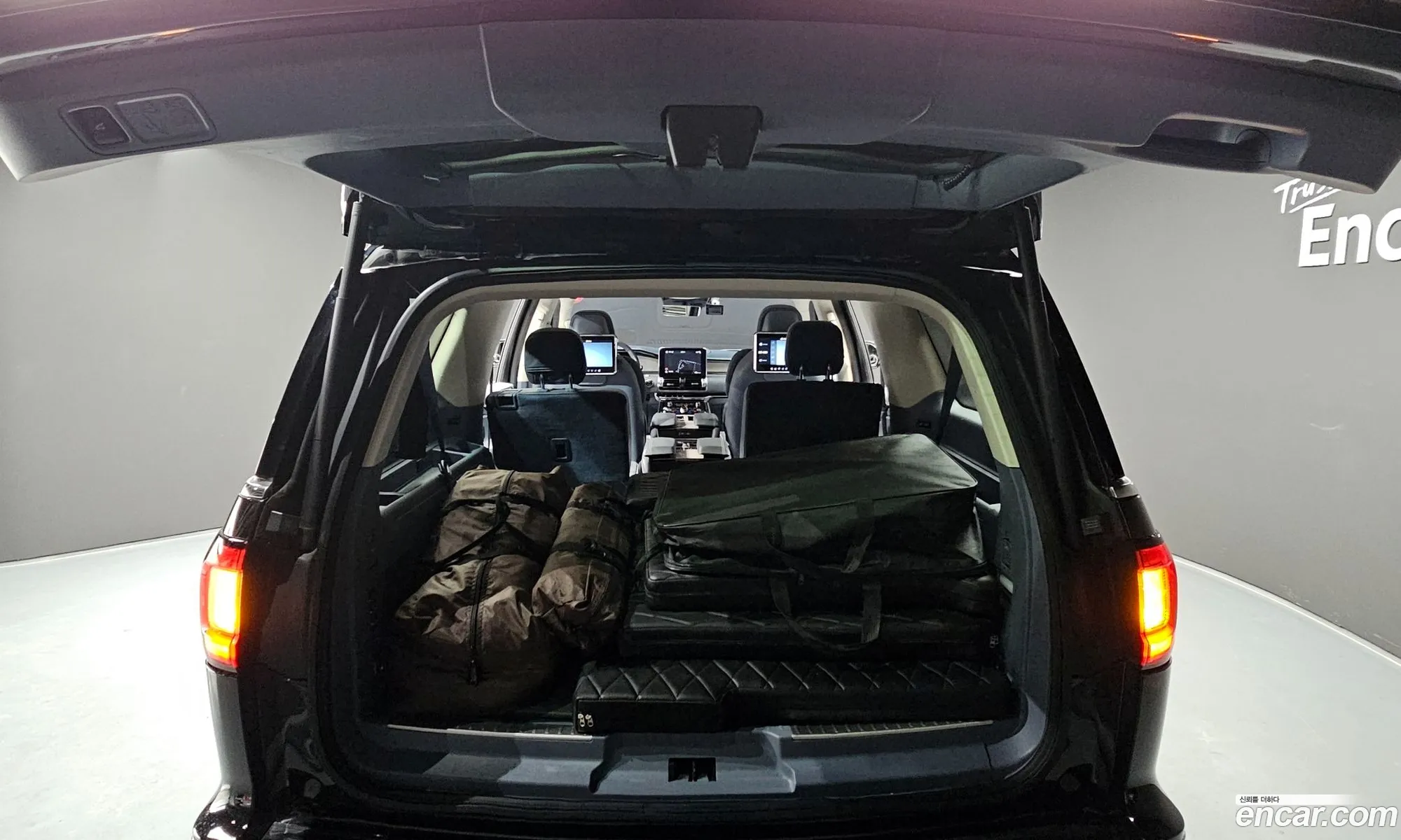 Lincoln Navigator 2019 5LMJJ3TT9KEL09506 — 2