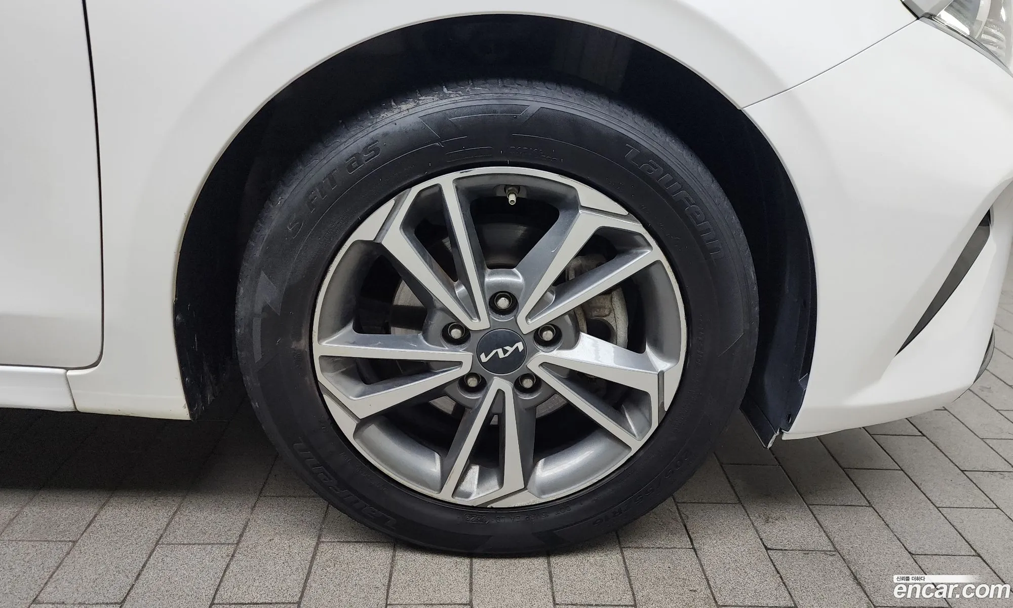 Kia K3 2021 — 17