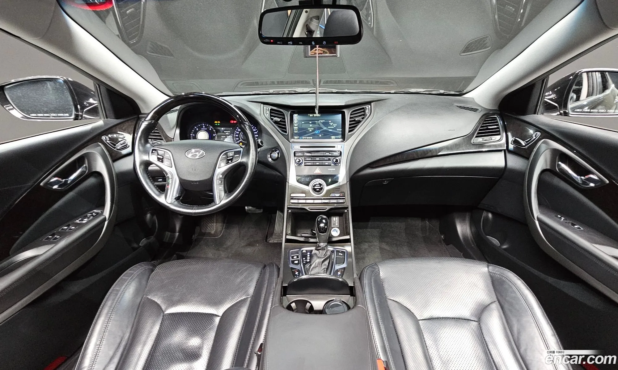 Hyundai Grandeur HG 2015 — 16