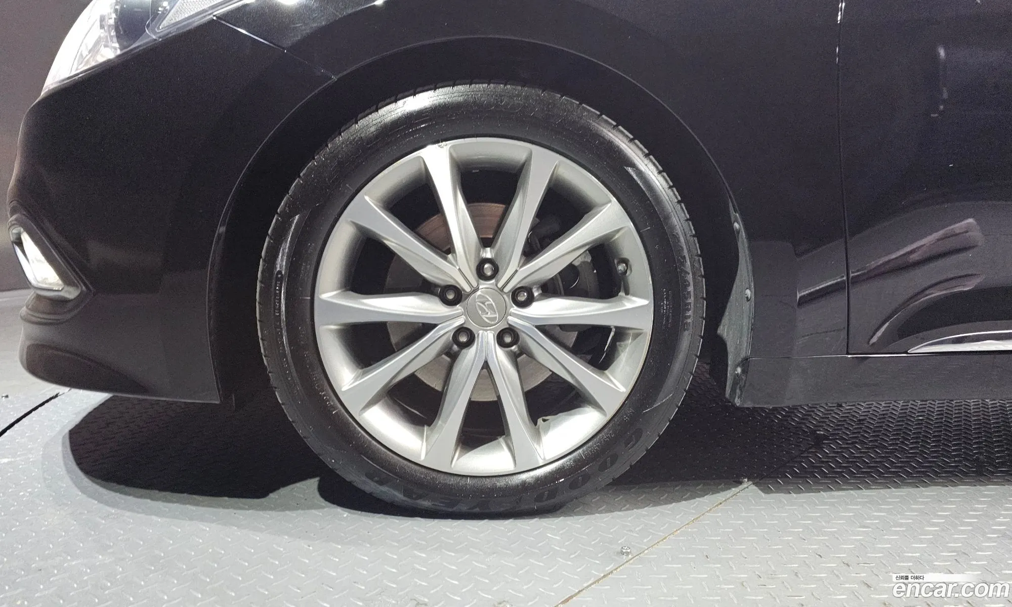 Hyundai Grandeur HG 2015 — 18