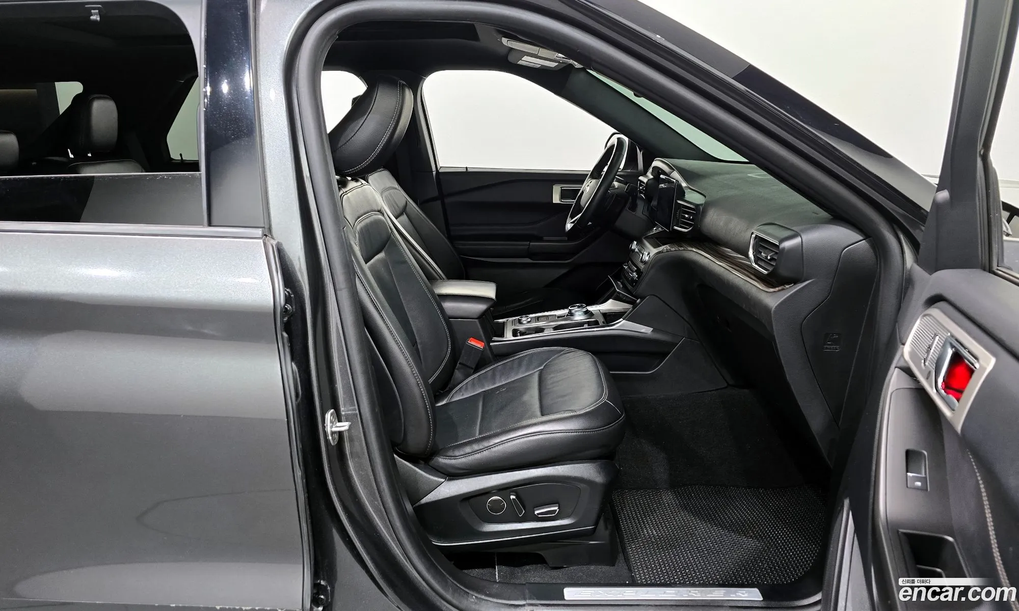 Ford Explorer 6th Gen 2020 1FMSK8FH9LGB58603 — 4