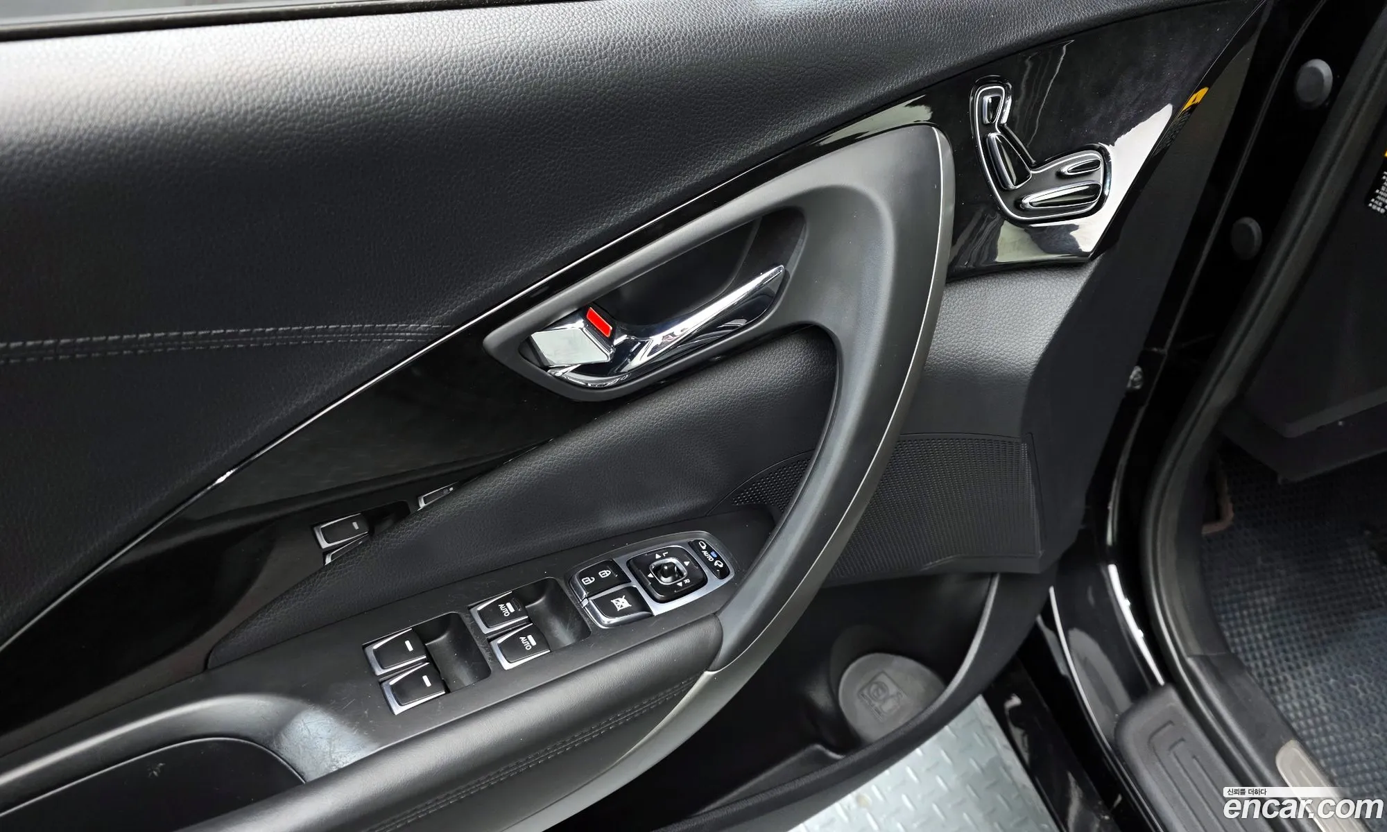 Hyundai Grandeur HG 2015 — 19