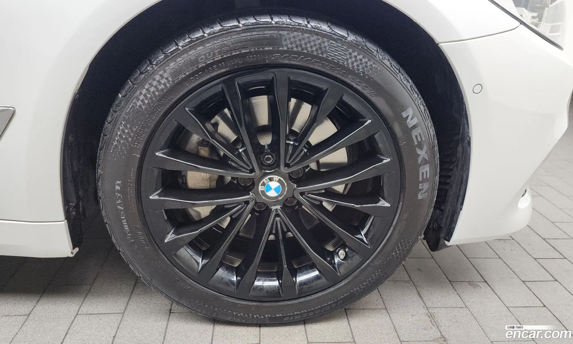 BMW 5 Series 2018 WBAJD9102JWC83432 — 8