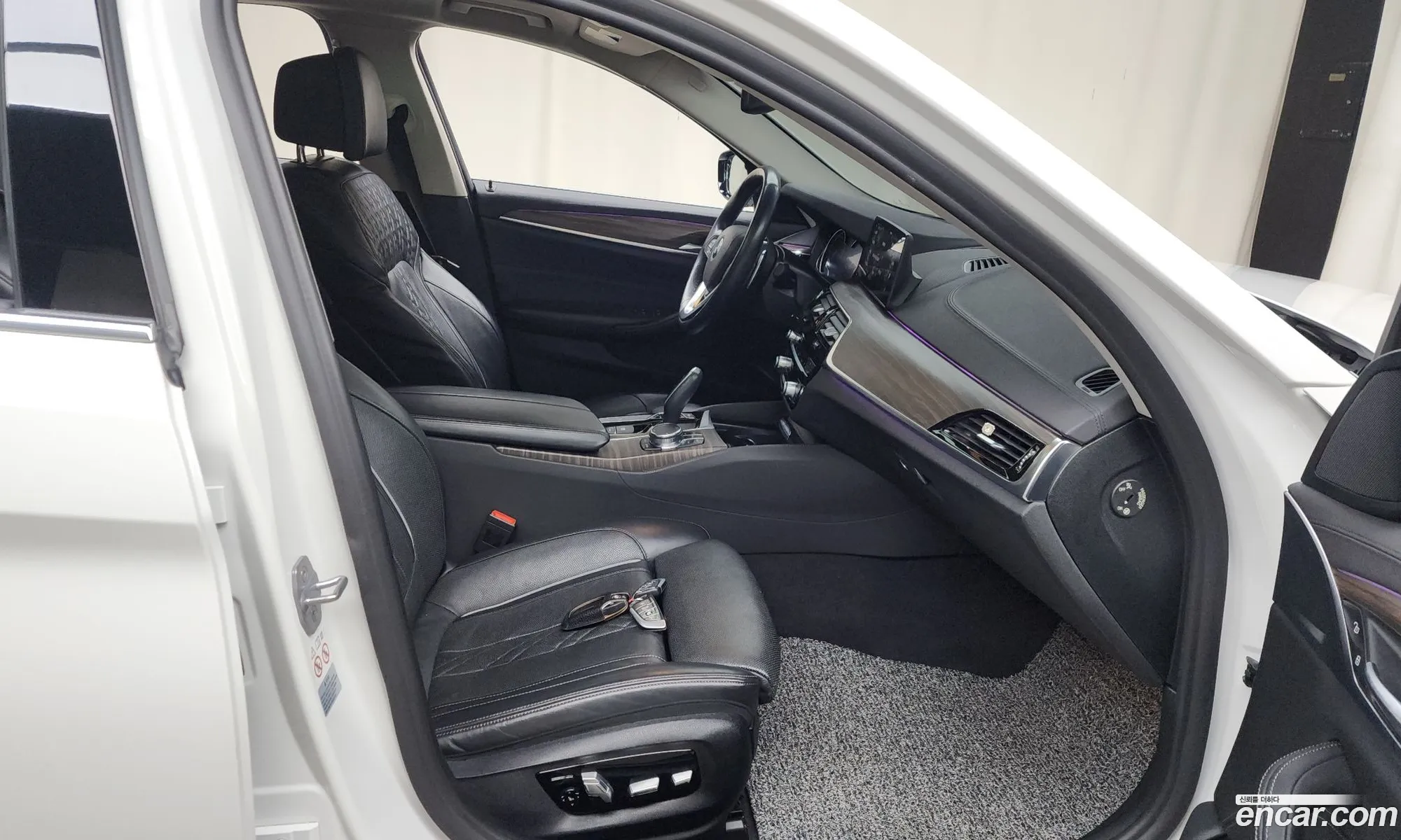 BMW 5 Series 2018 WBAJD9102JWC83432 — 5
