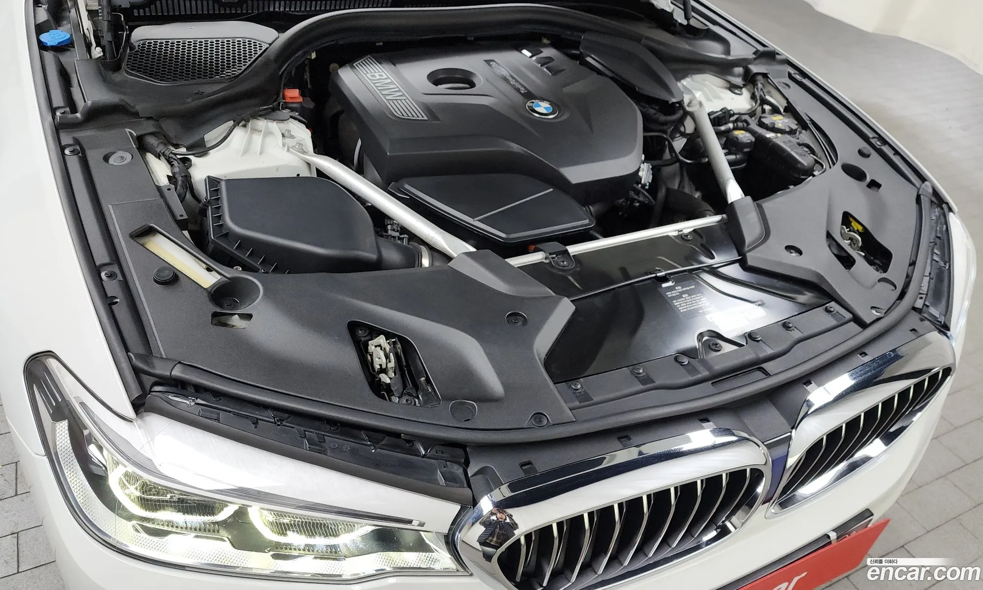 BMW 5 Series 2018 WBAJD9102JWC83432 — 9