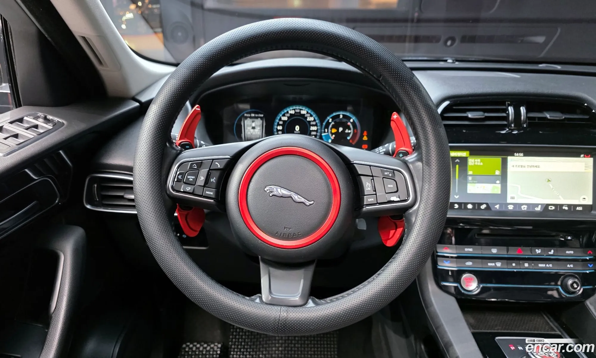 Jaguar F-Pace 2016 SADCA2BN4HA488071 — 17