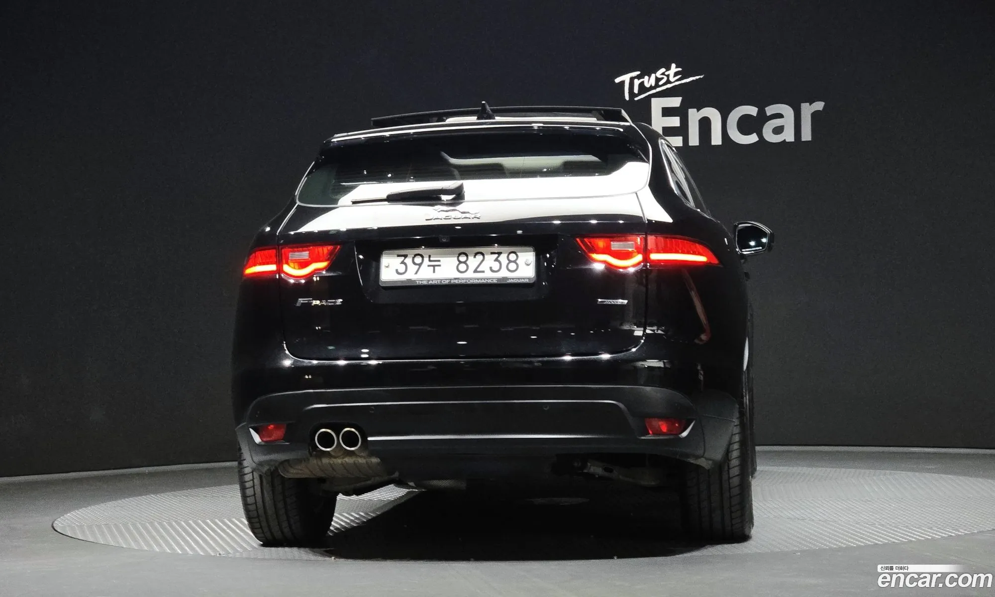 Jaguar F-Pace 2016 SADCA2BN4HA488071 — 16