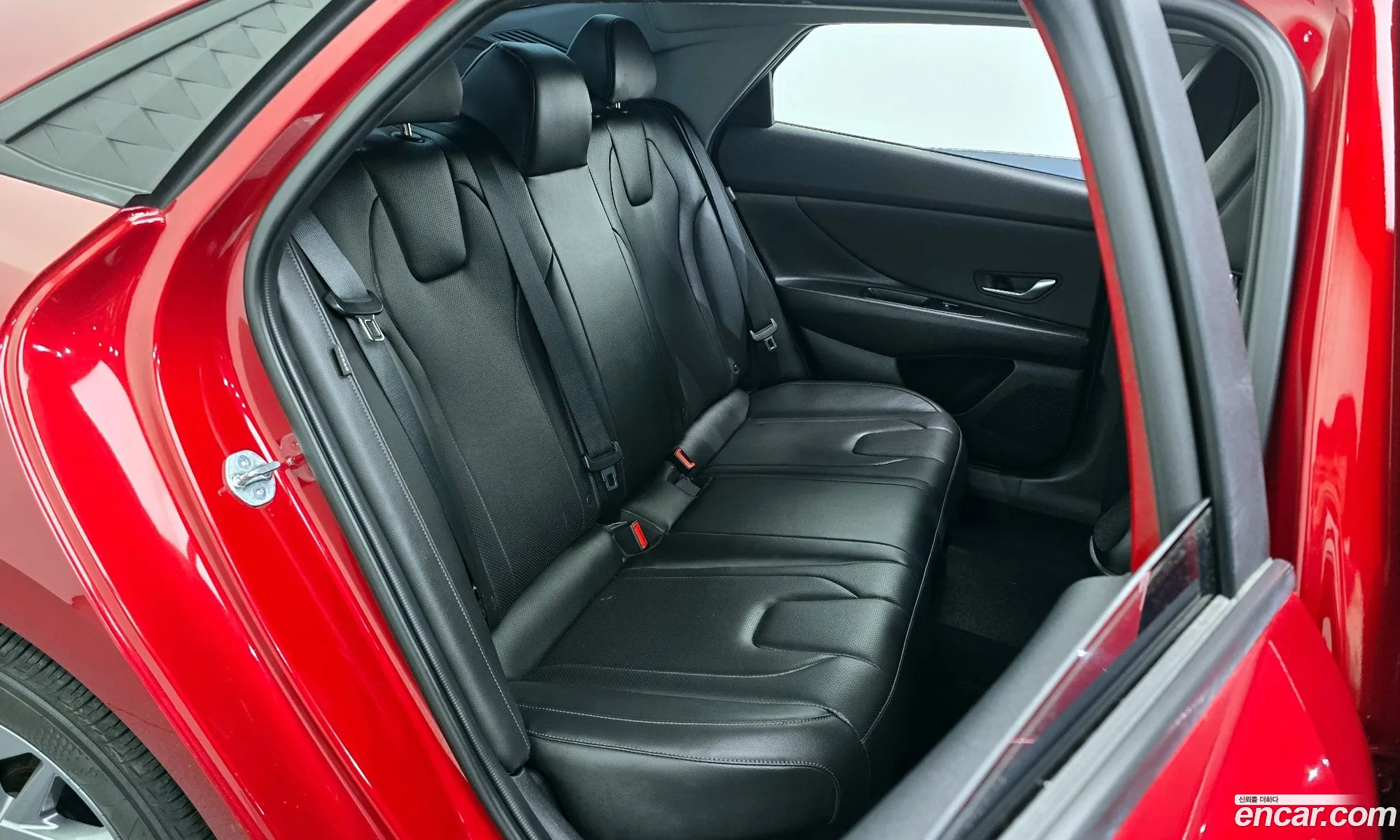 Hyundai Elantra Hybrid 2023 — 10