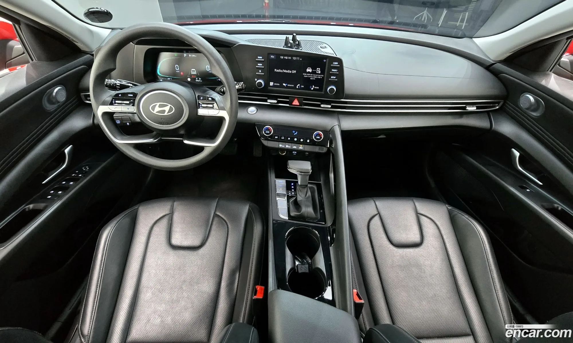 Hyundai Elantra Hybrid 2023 — 17