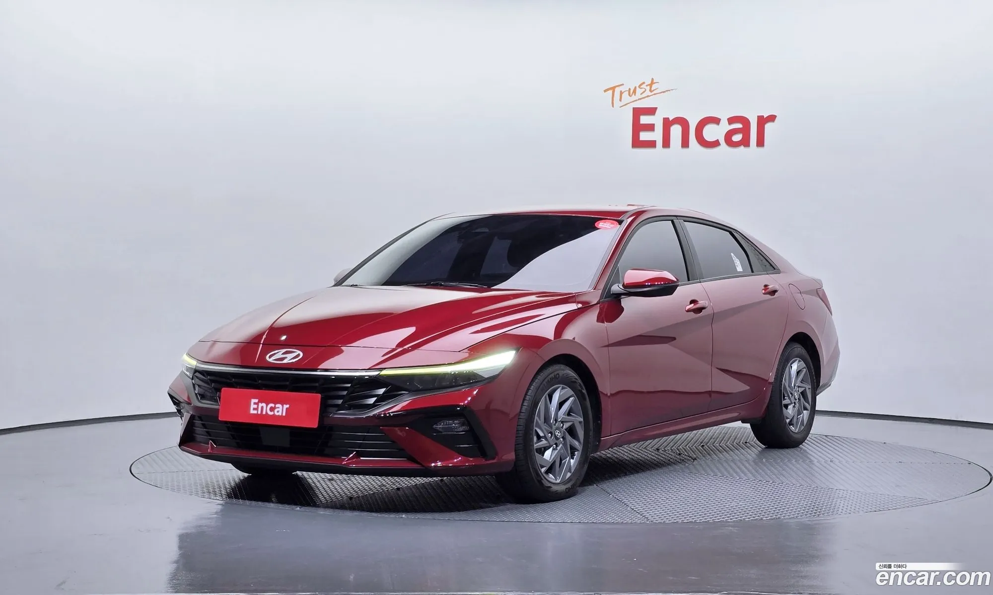 Hyundai Elantra Hybrid 2023 — 7