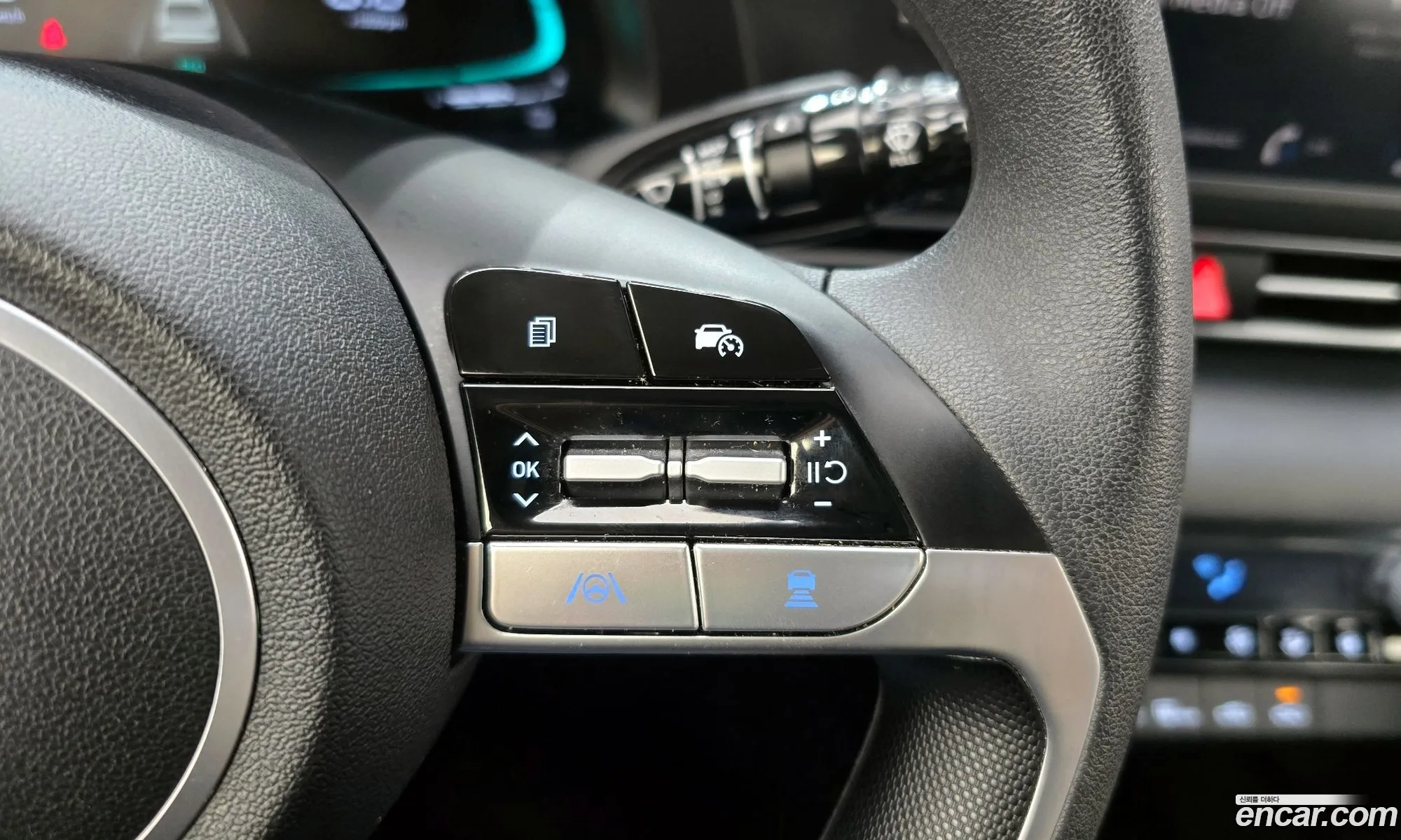 Hyundai Elantra Hybrid 2023 — 6