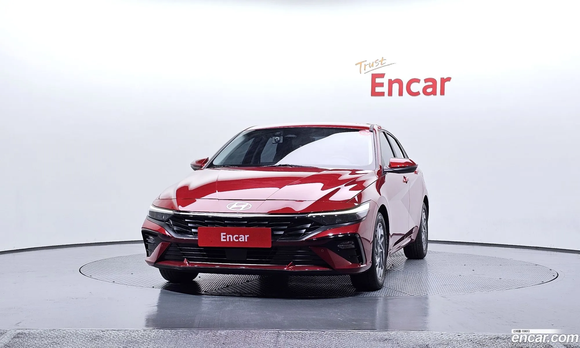 Hyundai Elantra Hybrid 2023 — 17