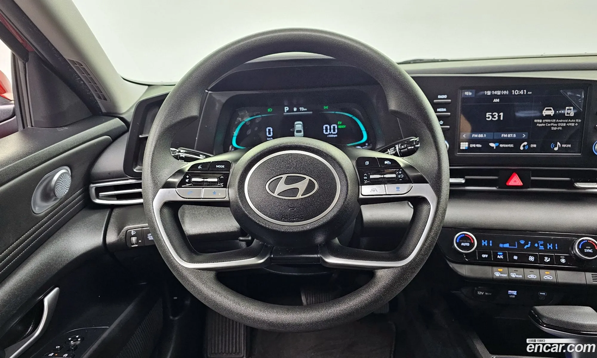 Hyundai Elantra Hybrid 2023 — 19