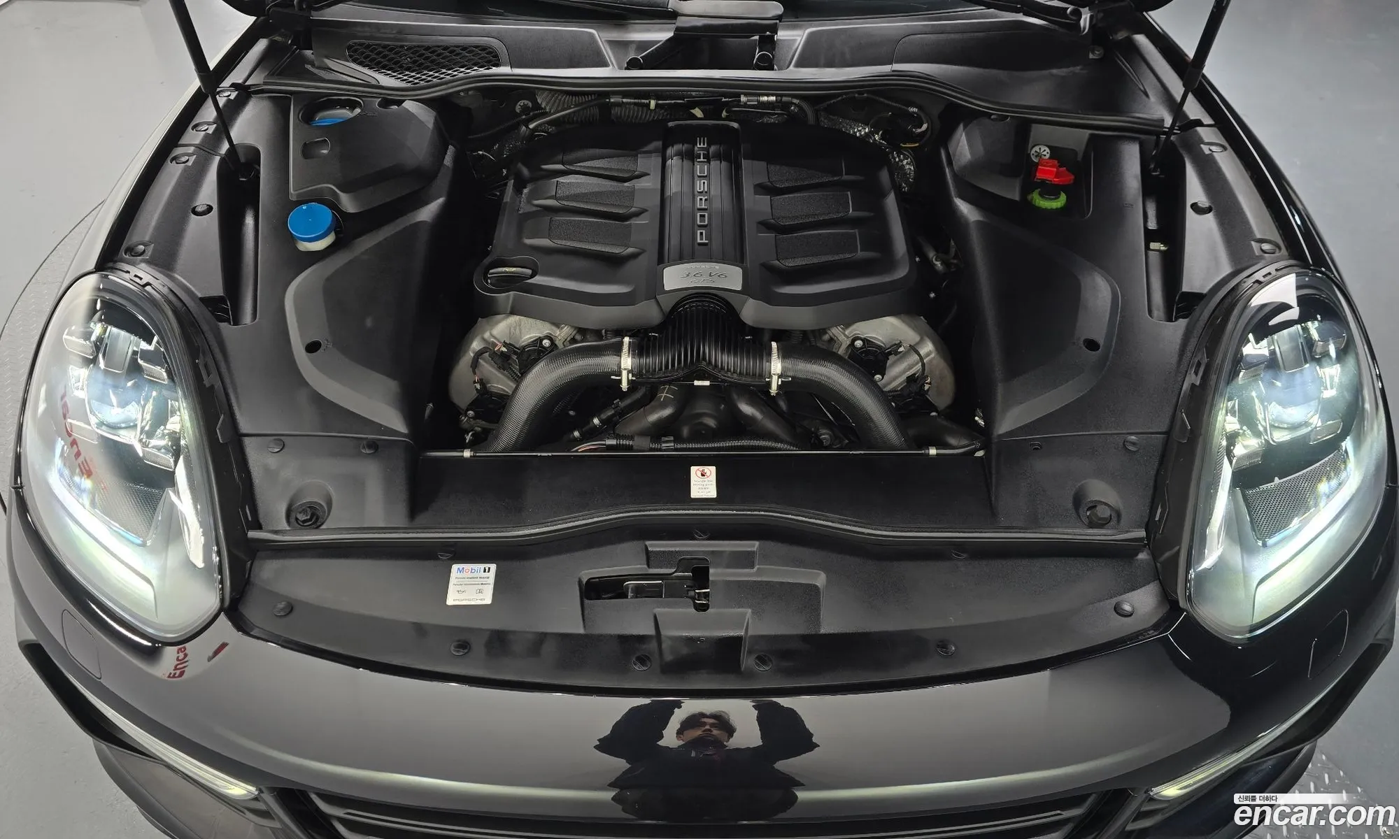Porsche Cayenne 2017 WP1AD2926JLA80637 — 18
