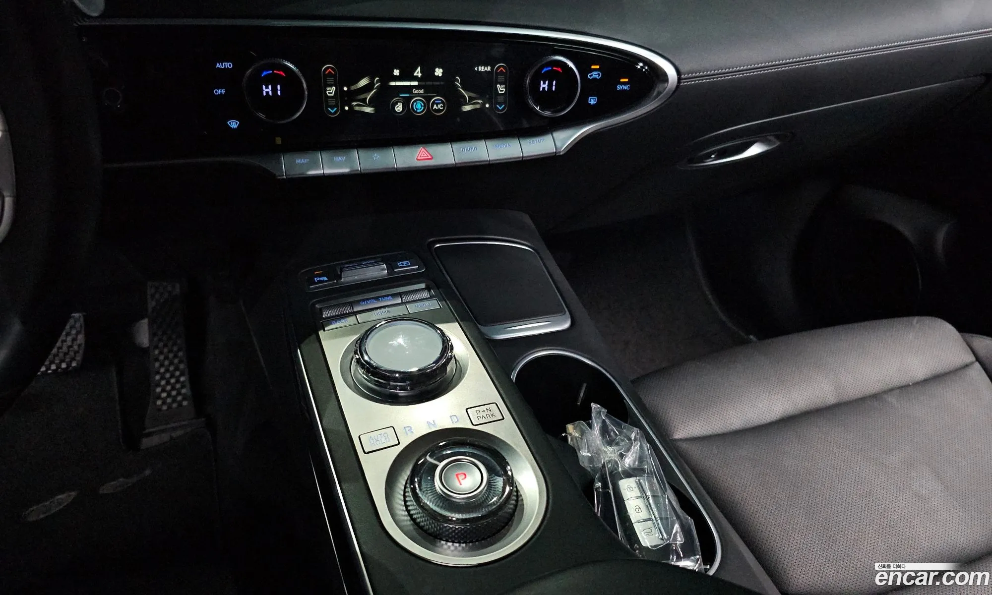 Genesis GV70 2021 — 16