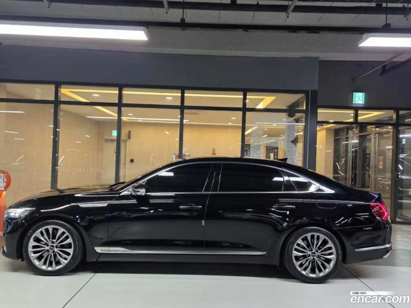 Kia K9 2023 — 10