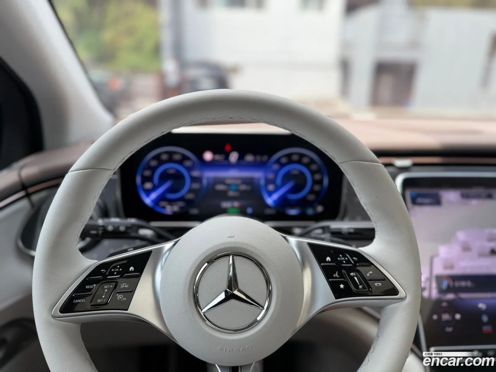 Mercedes-Benz EQE SUV X294 2024 — 17