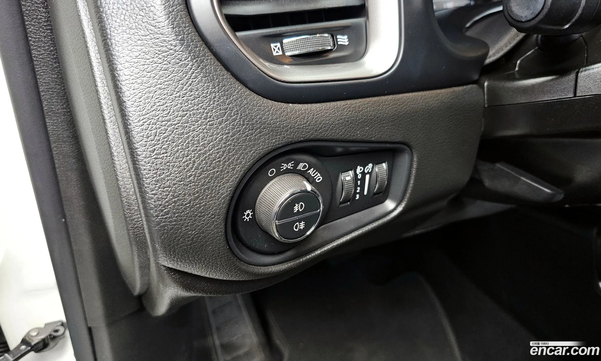 Jeep Renegade 2019 1C4BU0000KPK30477 — 3