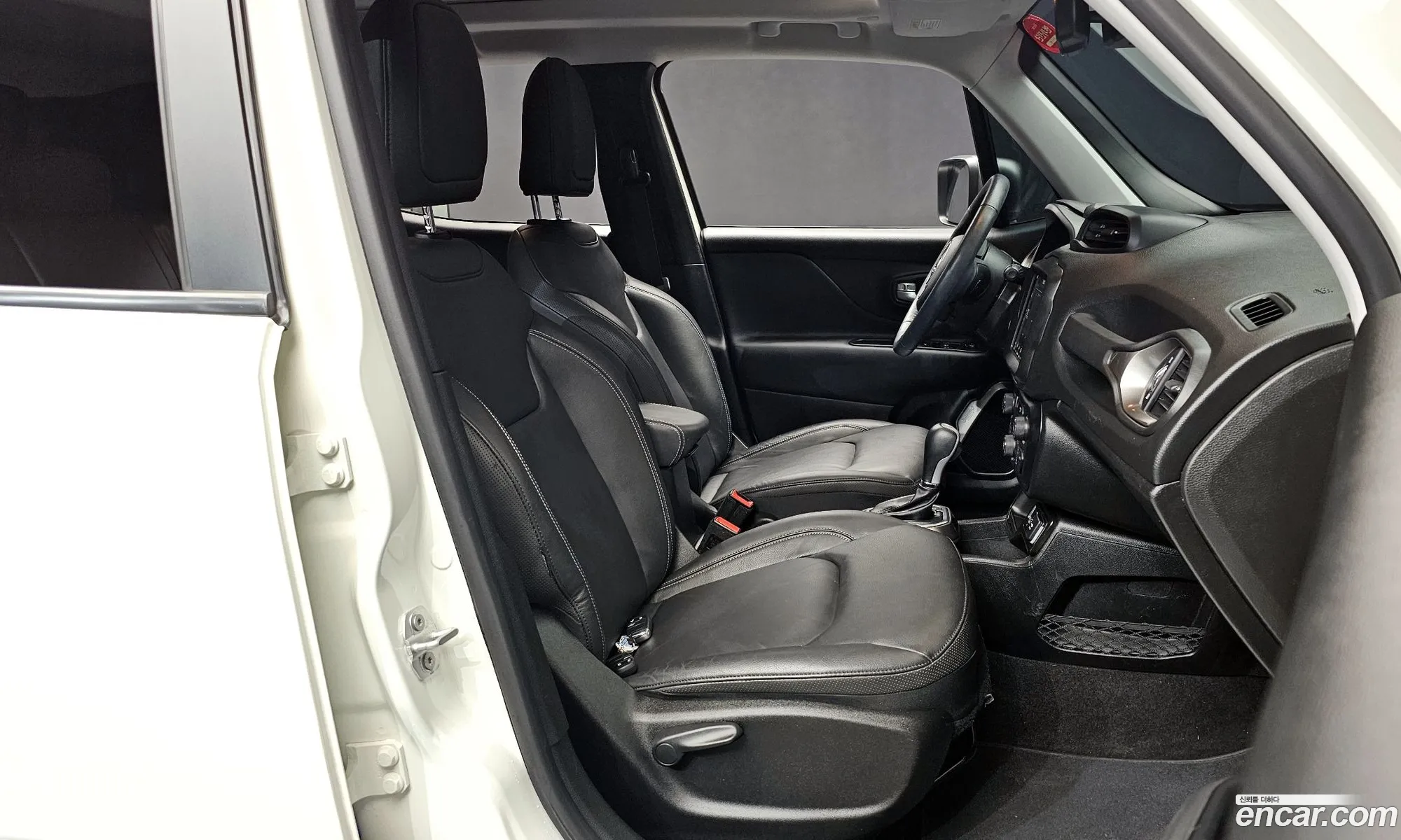 Jeep Renegade 2019 1C4BU0000KPK30477 — 14