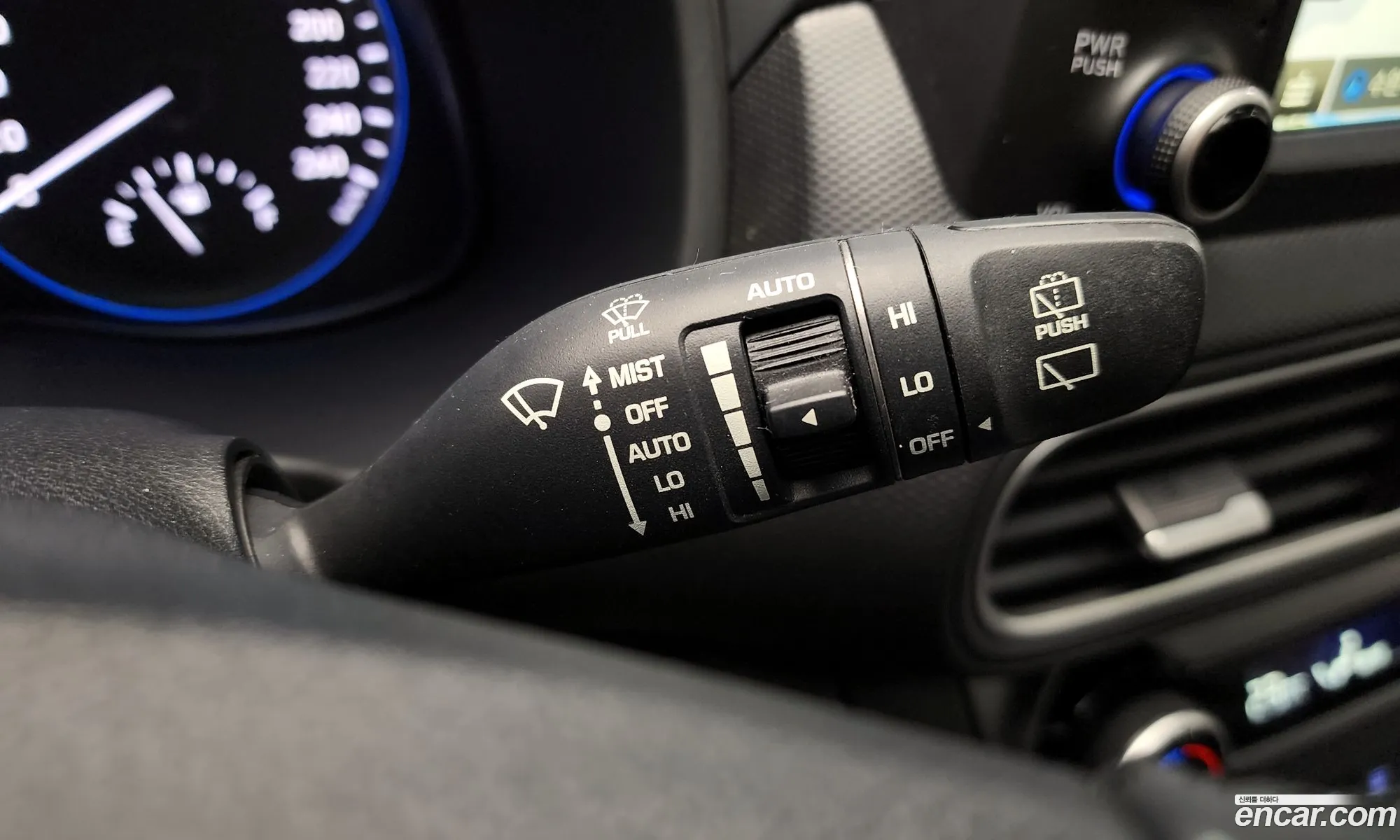 Hyundai Kona 2017 — 12