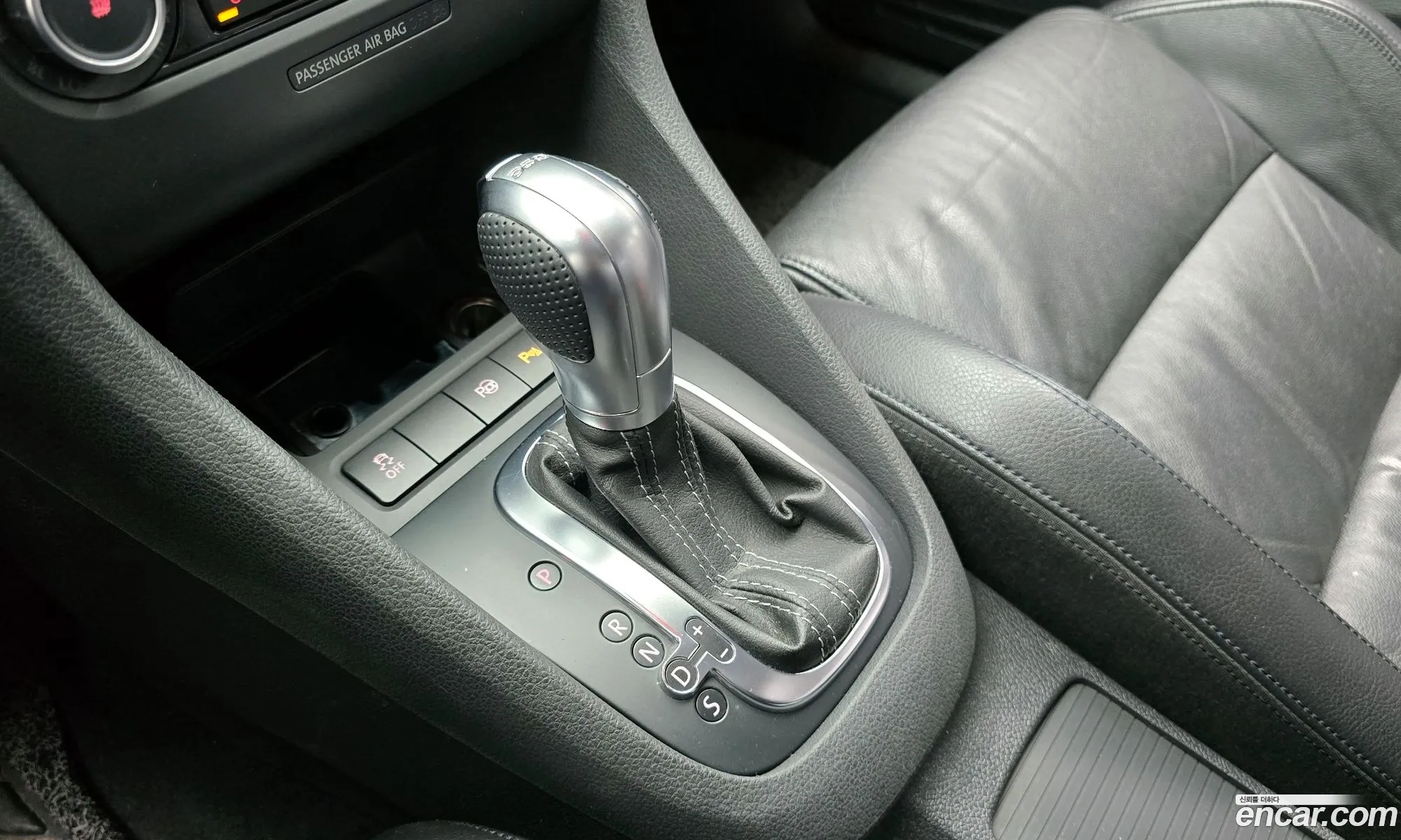 Volkswagen Golf 6th Gen 2011 — 4