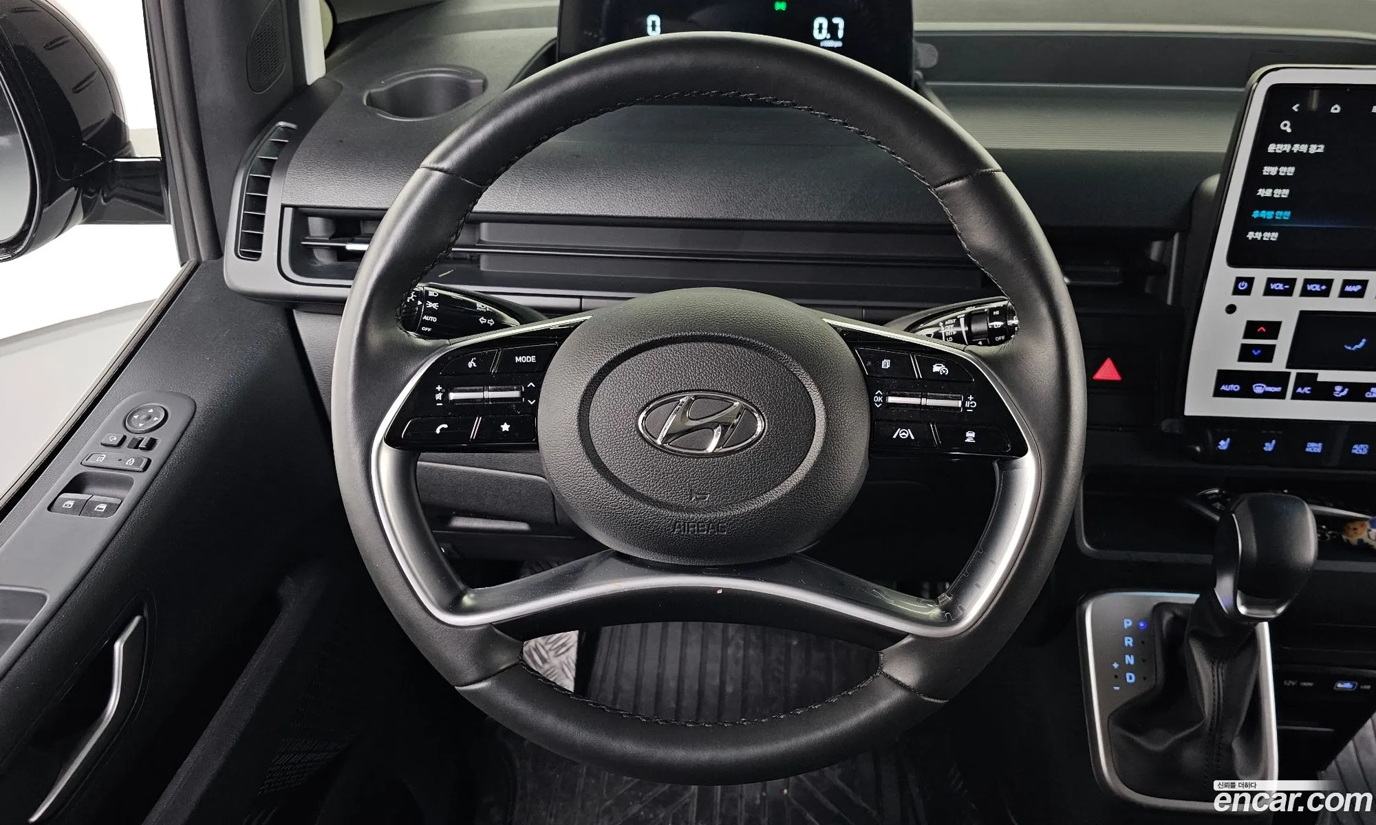 Hyundai Staria 2022 — 18