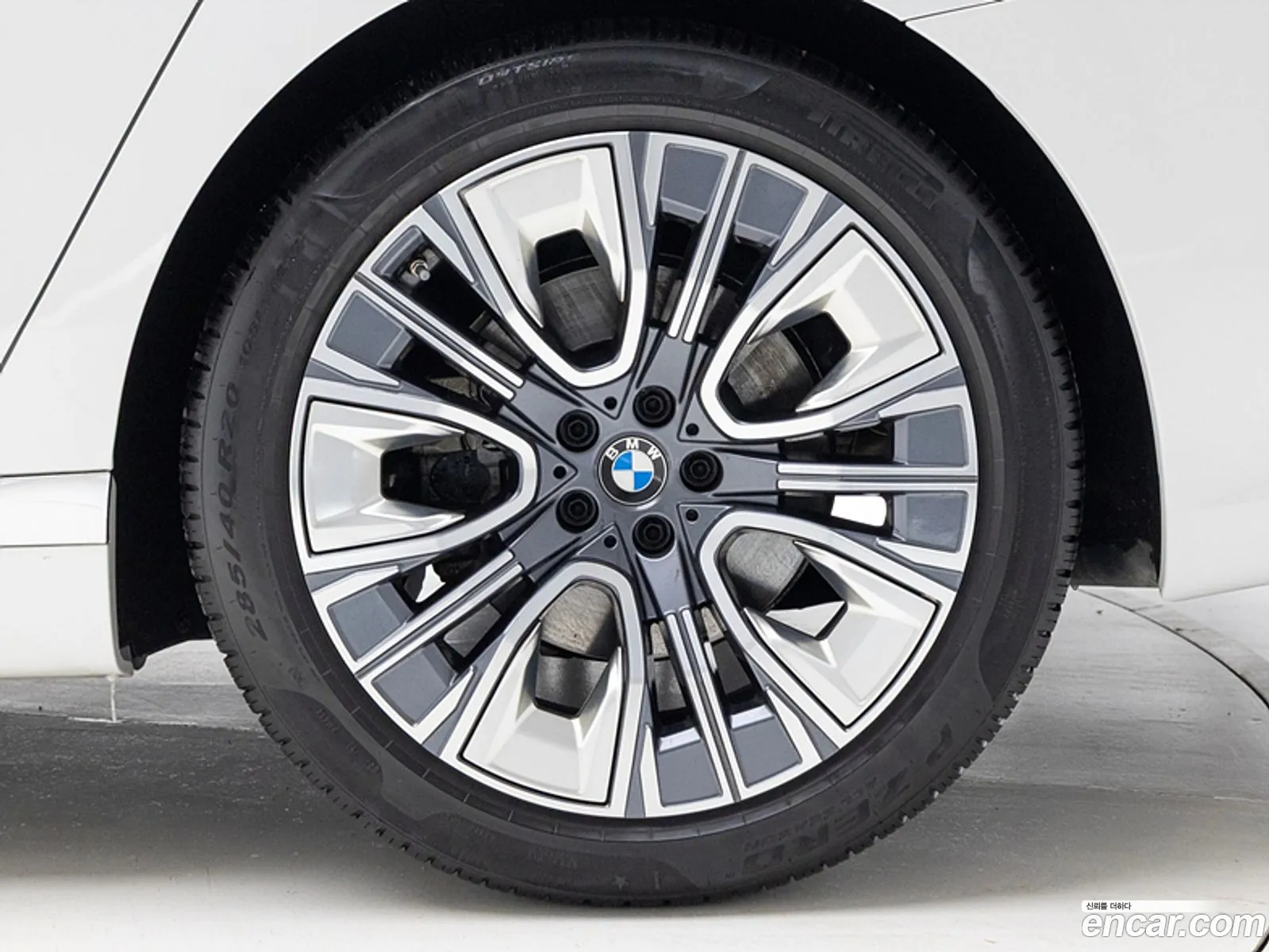 BMW 7 Series 2023 — 18