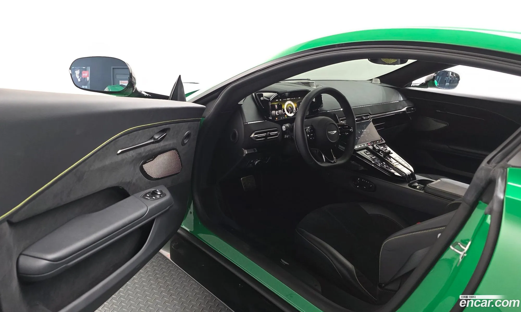 Aston Martin Vantage