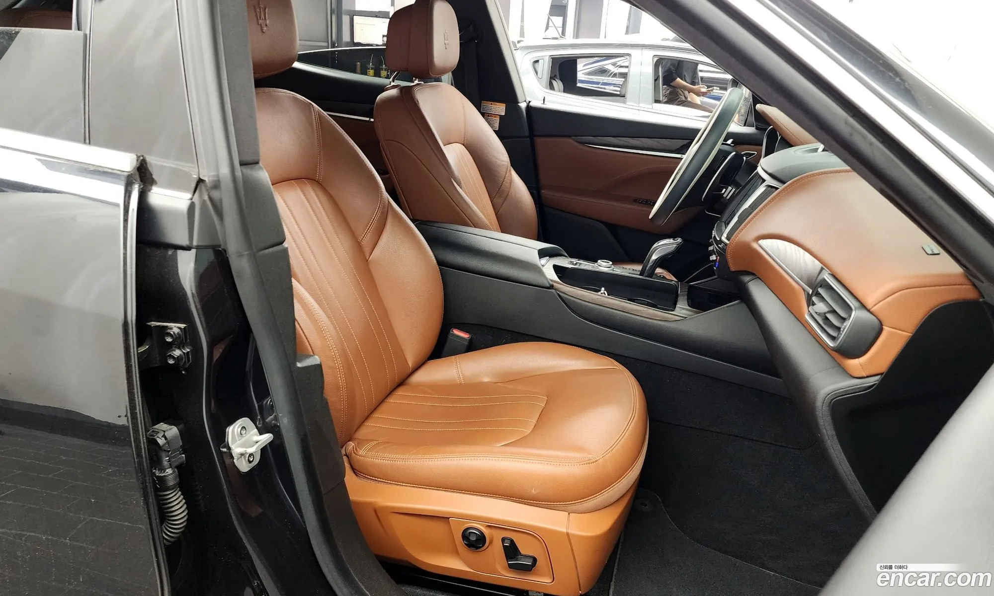 Maserati Levante 2019 ZN661XUG5KX333407 — 10