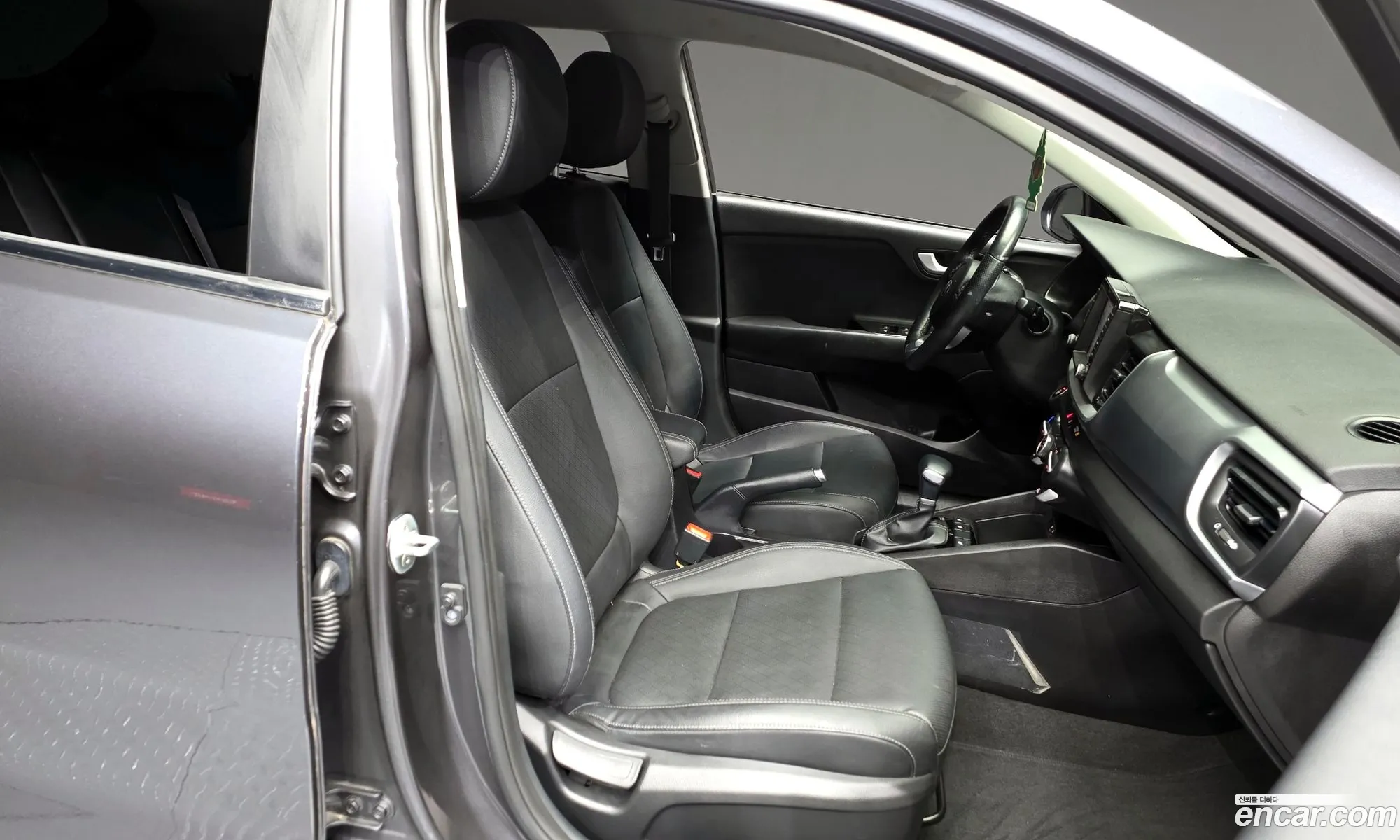 Kia Stonic 2019 — 19
