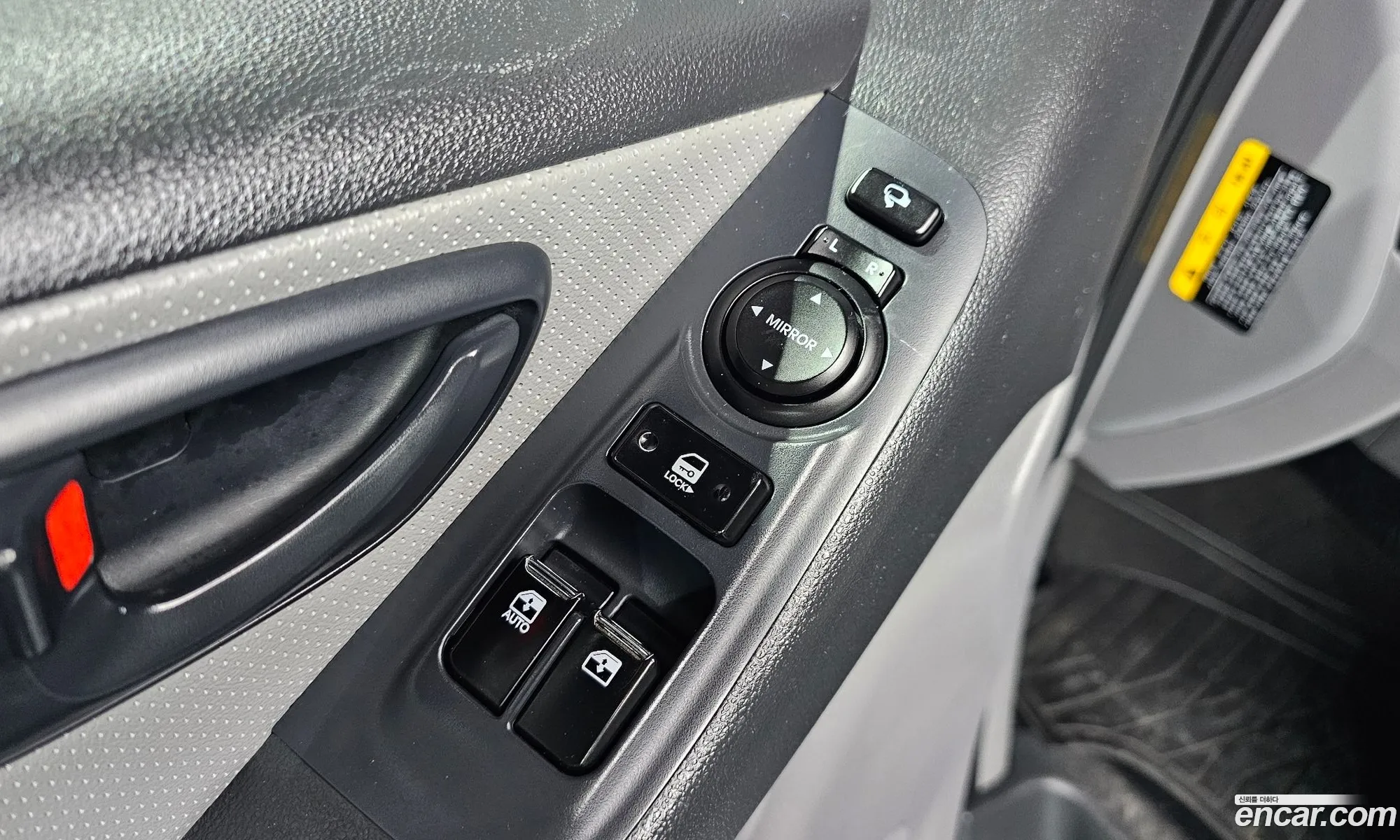 Hyundai Grand Starex 2019 — 17