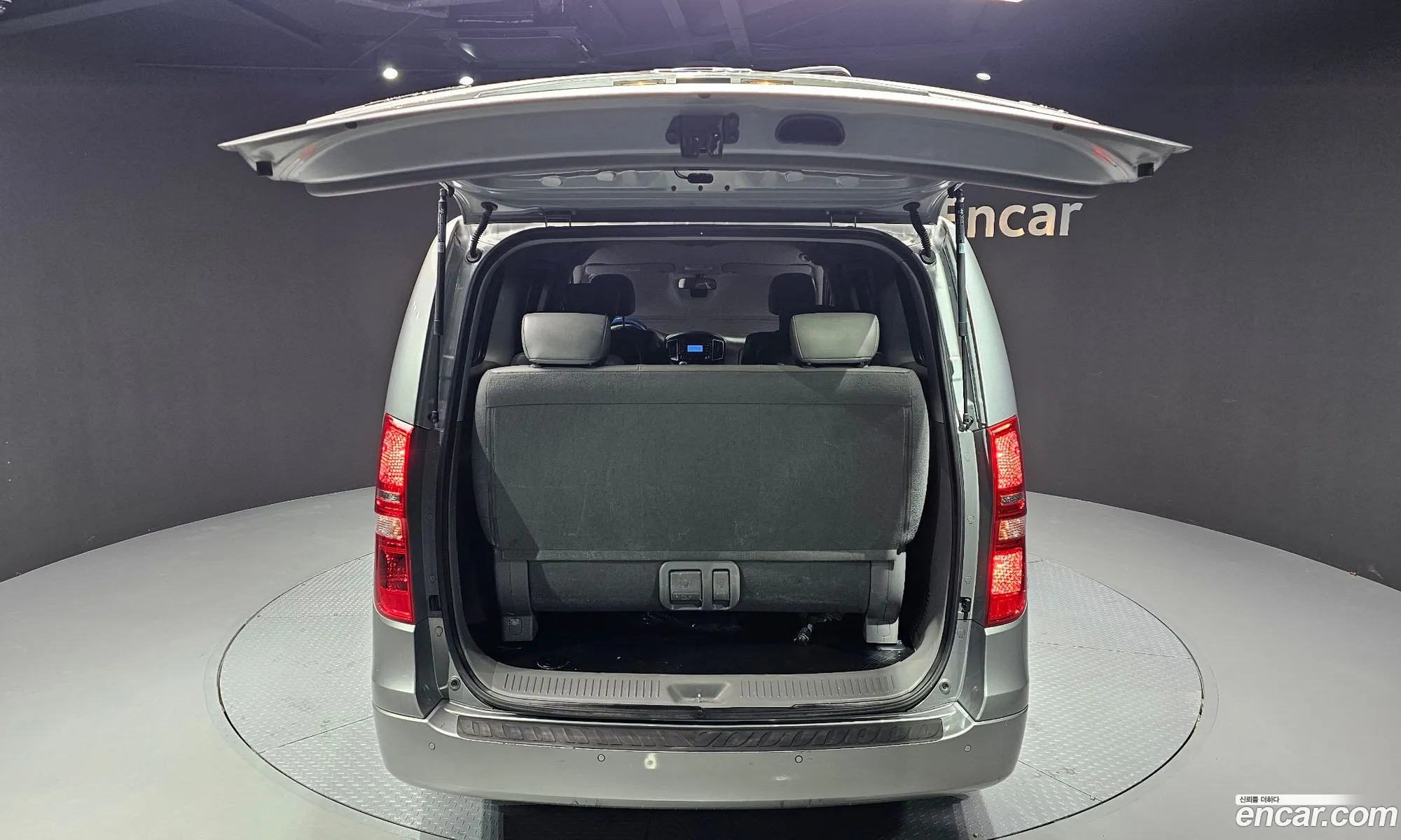 Hyundai Grand Starex 2019 — 15