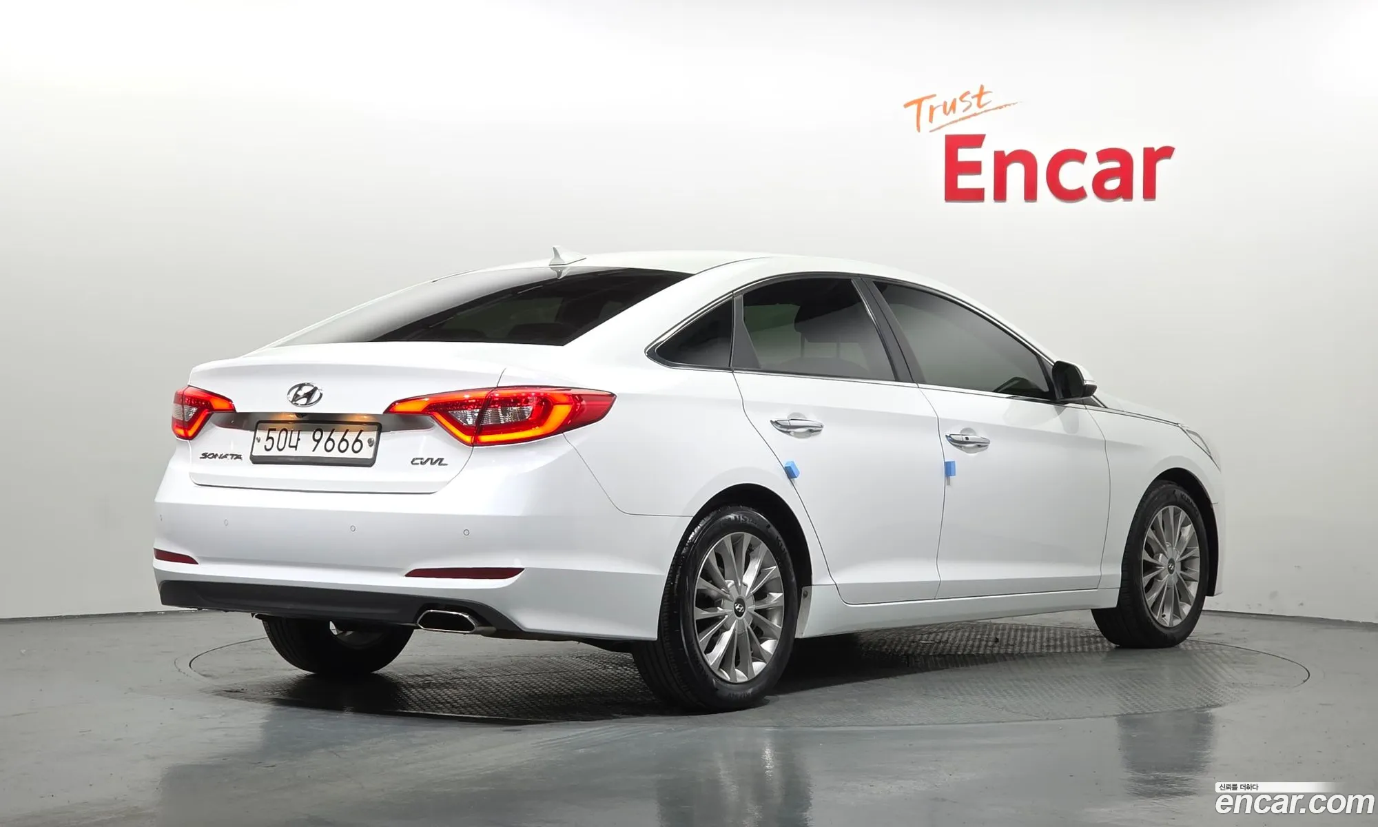 Hyundai LF Sonata 2017 — 16