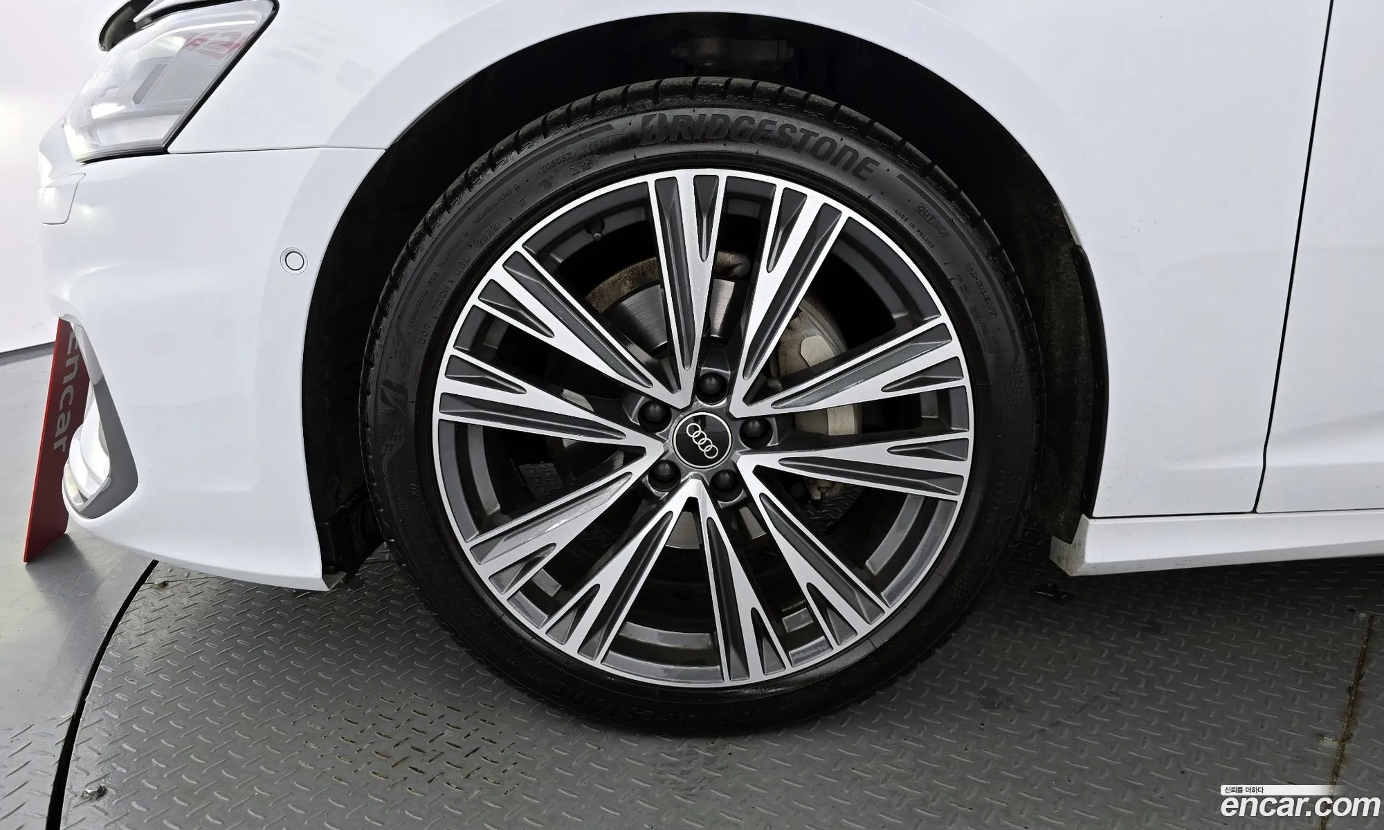 Audi A6 2023 WAUZZZF21PN018785 — 13