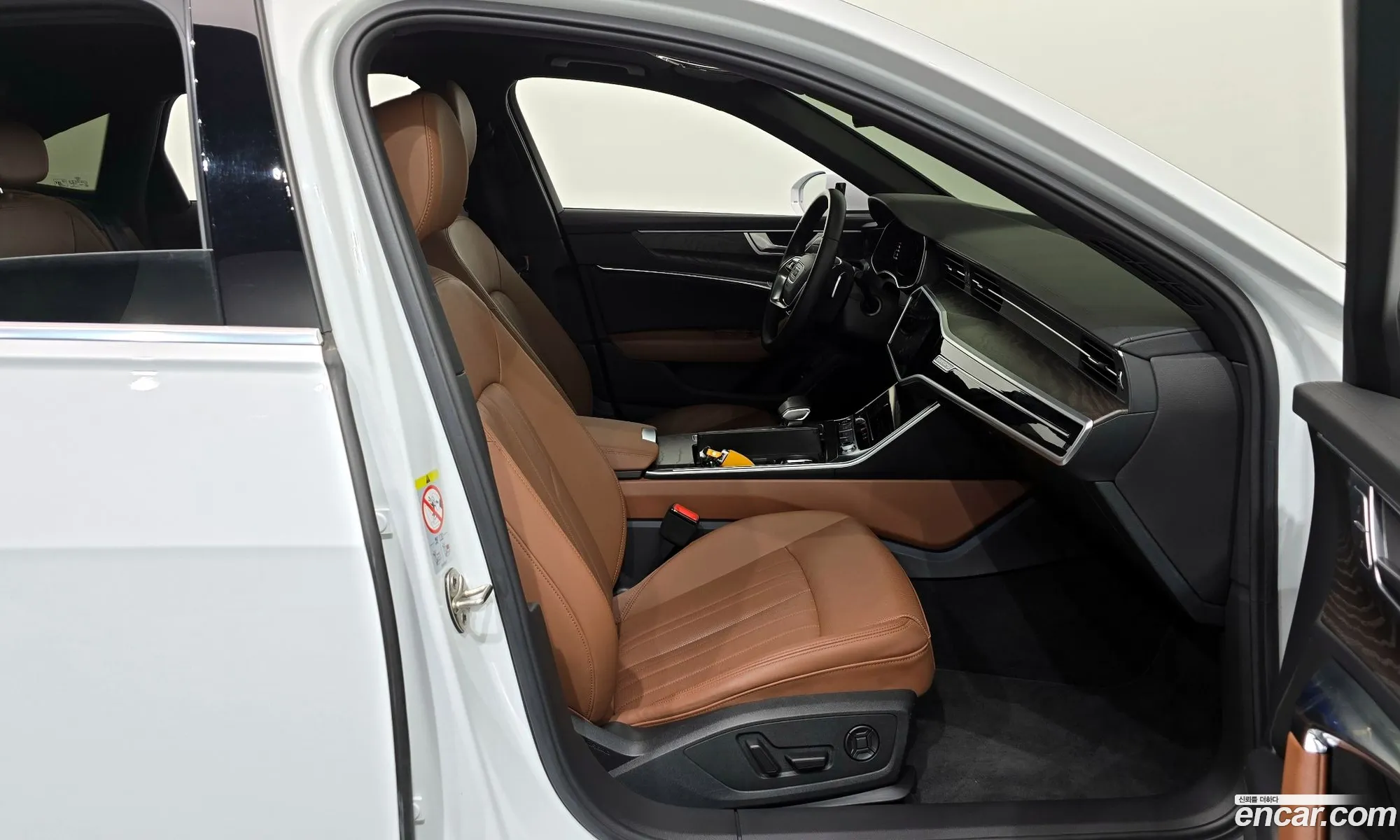 Audi A6 2023 WAUZZZF21PN018785 — 9